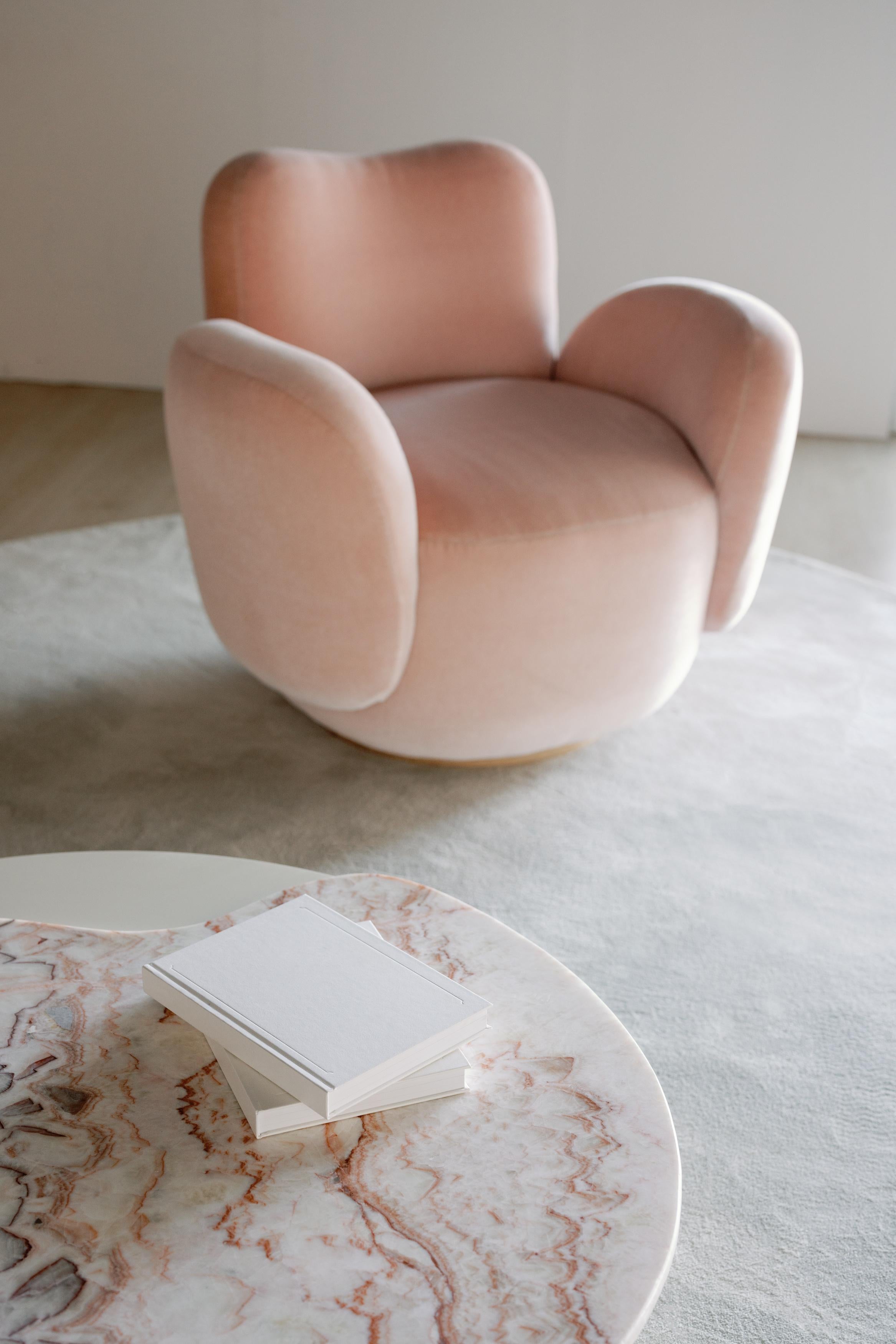 Brass Contemporary Conchula Armchair Set of 2, Swivel, White Bouclé, Greenapple For Sale