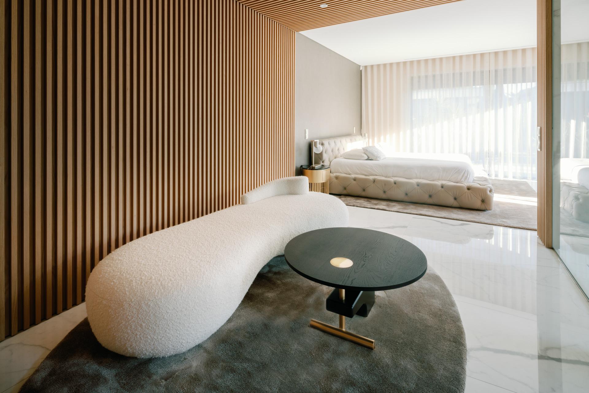 Cama de Día Contemporánea Conchula, Tejido Italiano de Lana Beige, Hecha a Mano por Greenapple en venta 5