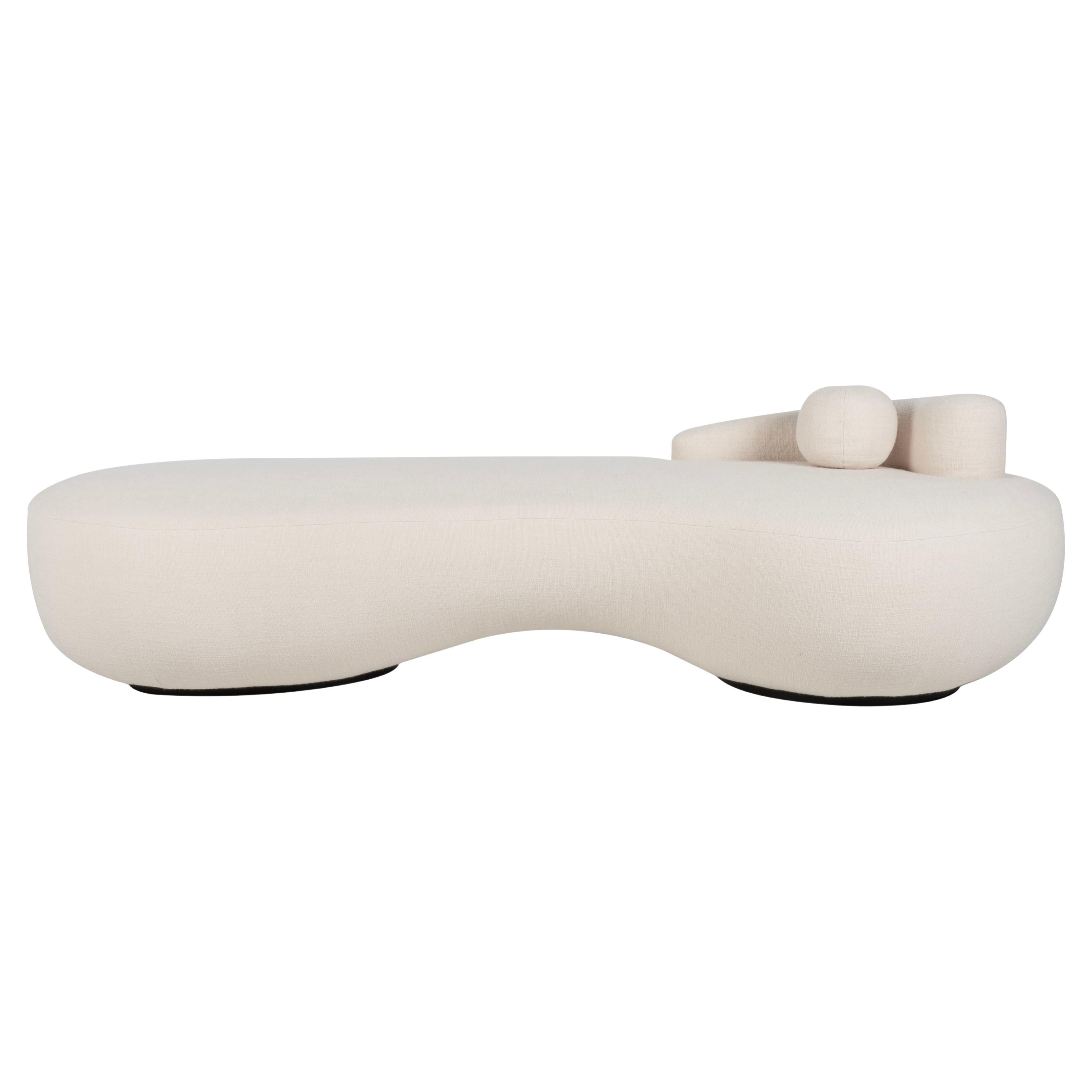 Cama de Día Contemporánea Conchula, Tejido Italiano de Lana Beige, Hecha a Mano por Greenapple Portugués en venta