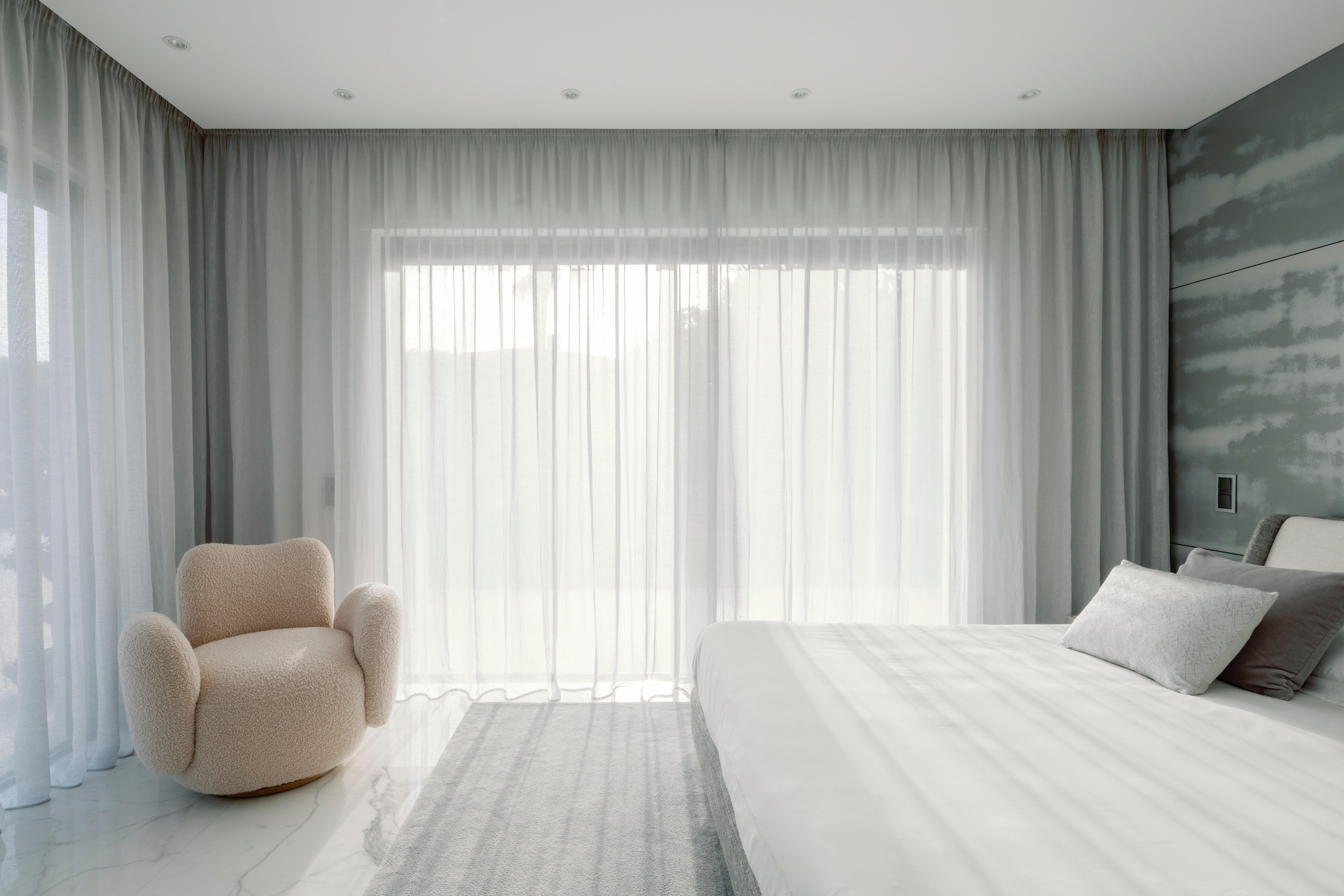 Chaise d'appoint contemporaine Conchula, pivotante, en laine Dedar, faite à la main par Greenapple en vente 11