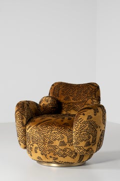 Contemporary Conchula Swivel Accent Chair, Italian Jacquard Velvet, Greenapple