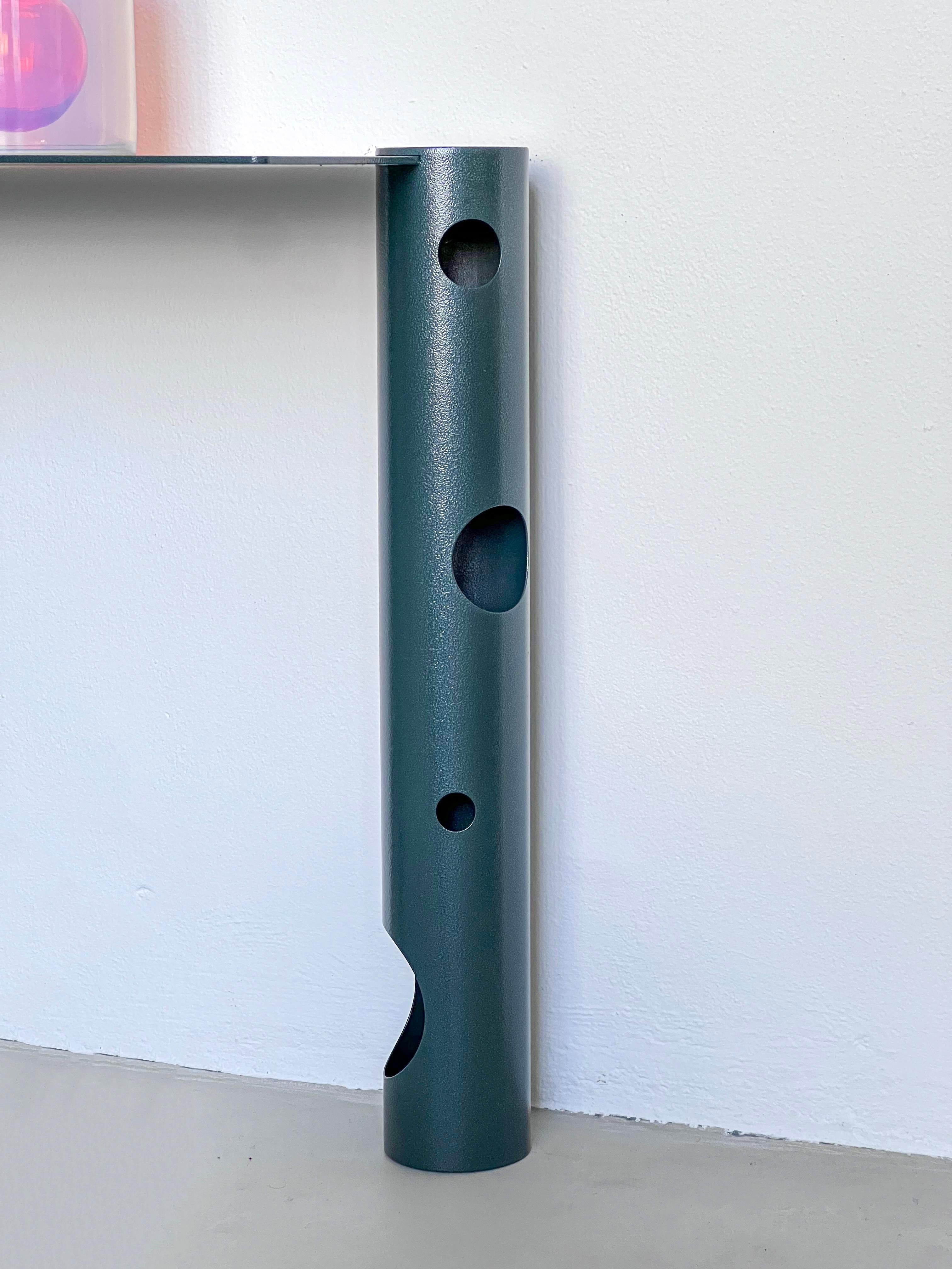 Verniciatura a polvere Credenza contemporanea Greene & Greene & Greene & Specchio di Spinzi, Industrial Chic in vendita