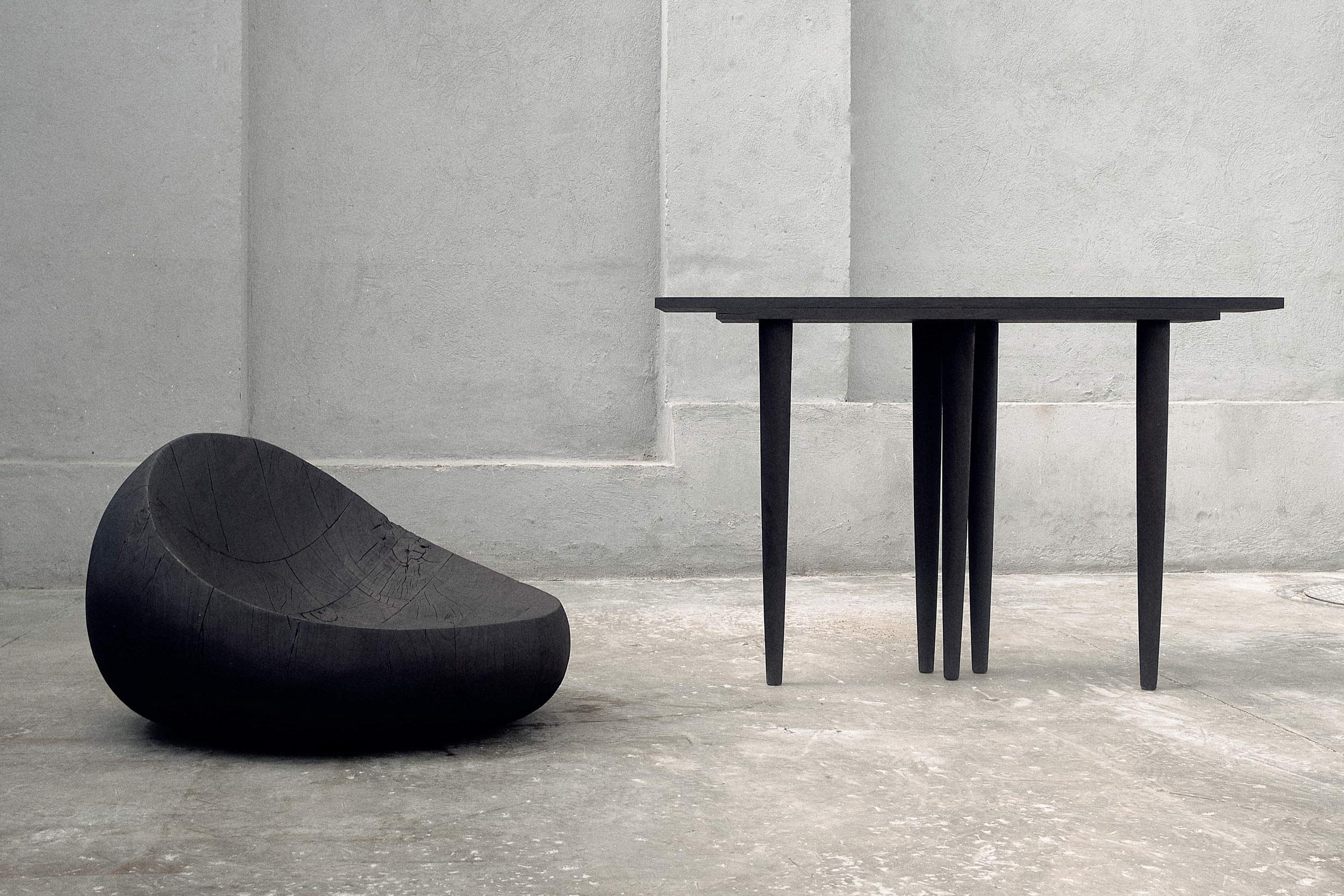 Table console contemporaineBoro en bois brûlé de Carmworks, personnalisable Neuf - En vente à Paris, FR