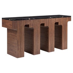 Table console contemporaine avec plateau en marbre et structure en Oak Oak chaulé