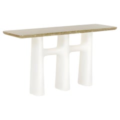 Console contemporanea con gambe intonacate e piano in marmo
