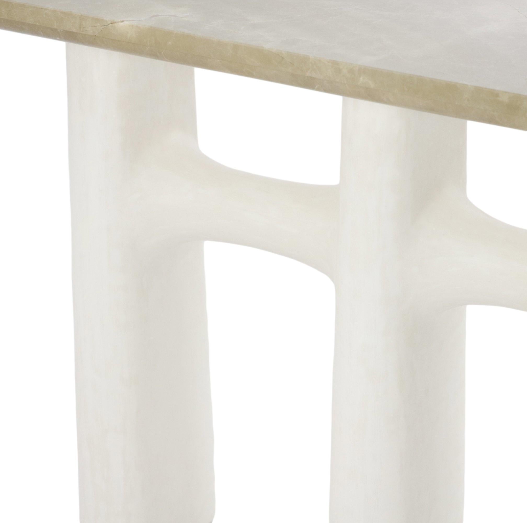 Marmo Console contemporanea con gambe intonacate e piano in marmo in vendita