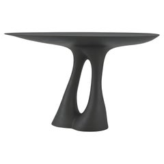 Console contemporaine à deux pieds sculptés, plâtre/bois sculpté Par José Castro