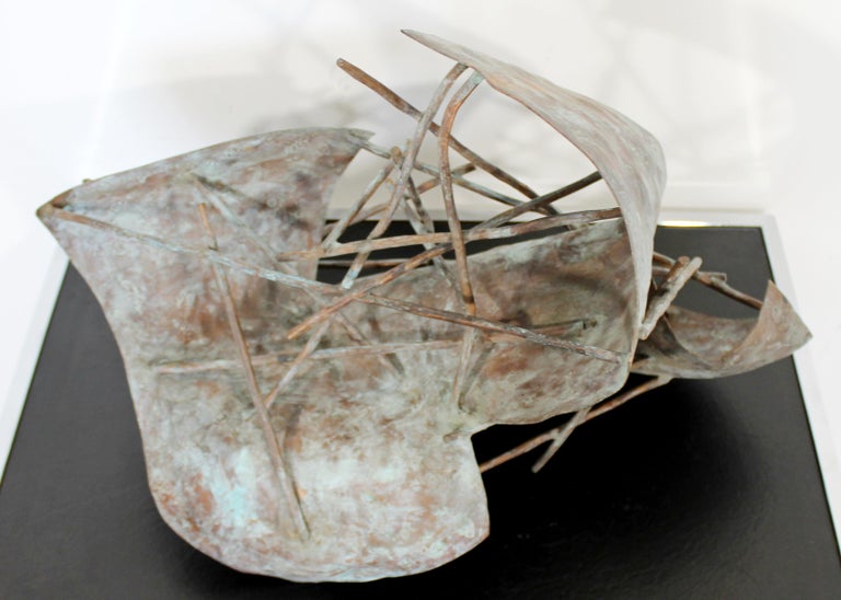 For your consideration is an artistic, forged painted copper metal, abstract table sculpture, by artist Robert D. Hansen. In excellent condition. The dimensions are 24