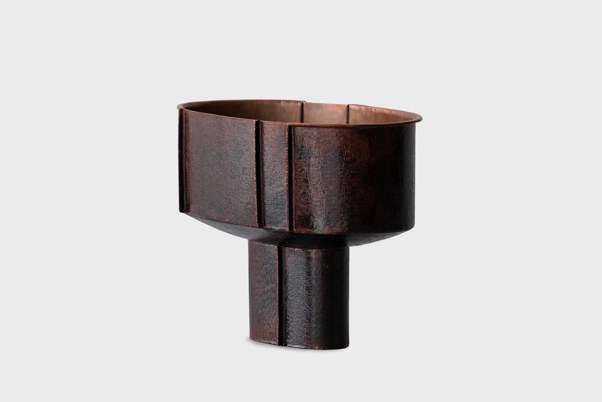 Contemporary Copper Vase 1, Textured Natural Dark Lacquer, Seung Hyun Lee, Korea In New Condition For Sale In Barcelona, ES