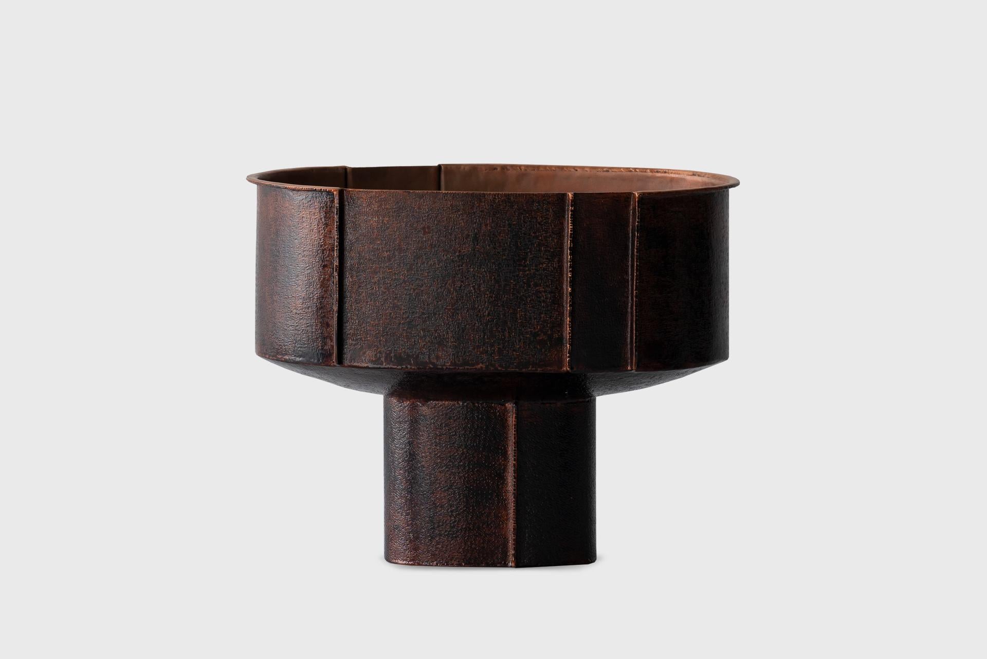 Contemporary Copper Vase 1, Textured Natural Dark Lacquer, Seung Hyun Lee, Korea For Sale 2