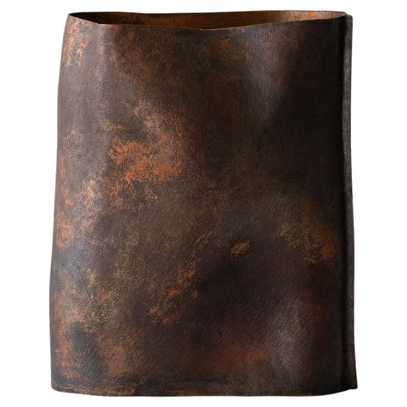 Vase contemporain en cuivre 1, laque naturelle foncée texturée, Seung Hyun Lee, Corée