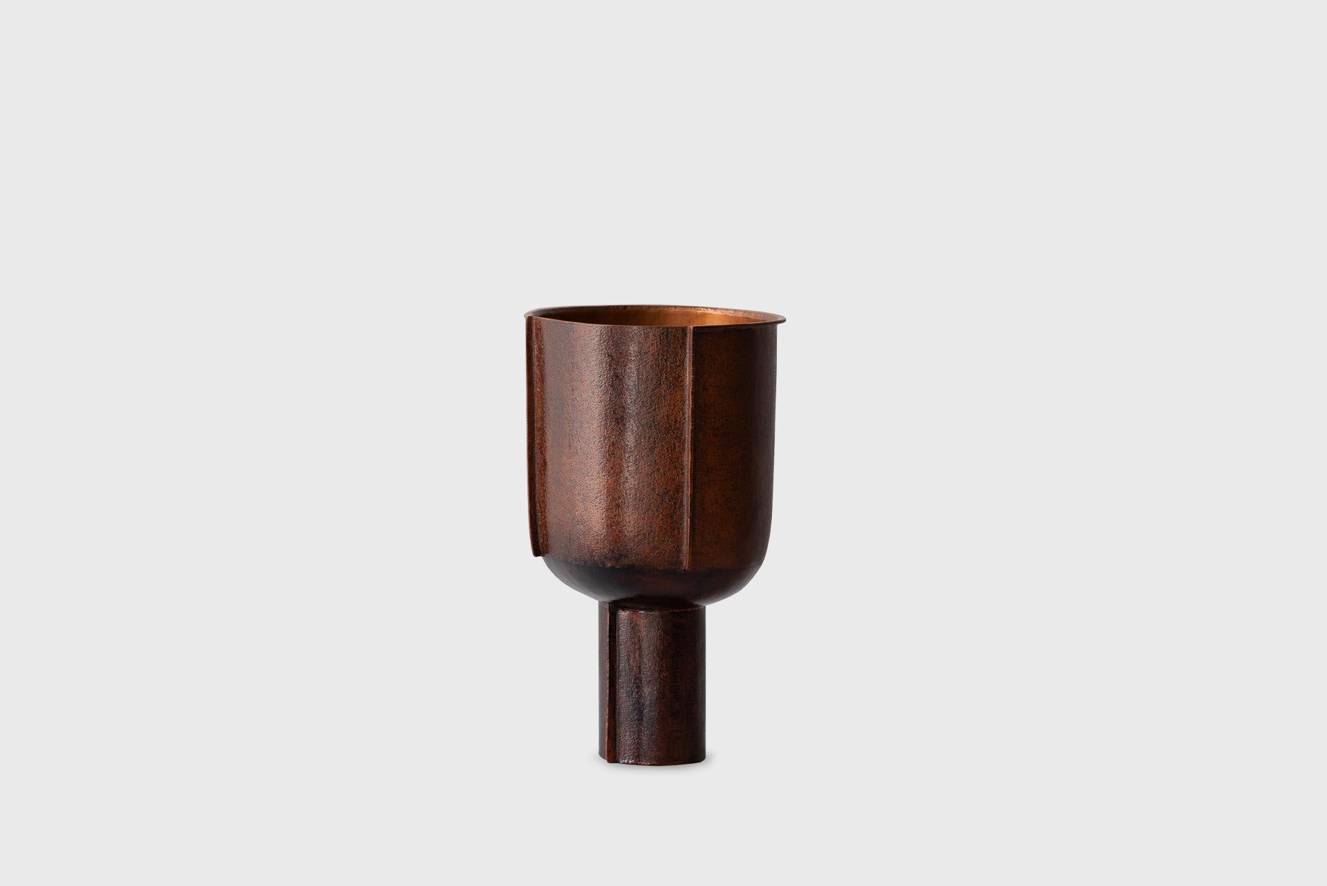 Contemporary Copper Vase 2, Textured Natural Dark Lacquer, Seung Hyun Lee, Korea For Sale 1