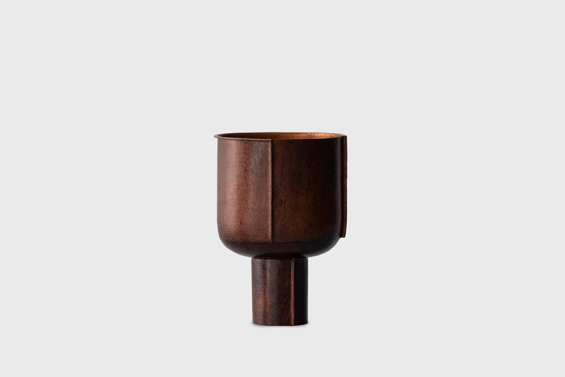 Contemporary Copper Vase 2, Textured Natural Dark Lacquer, Seung Hyun Lee, Korea For Sale 5