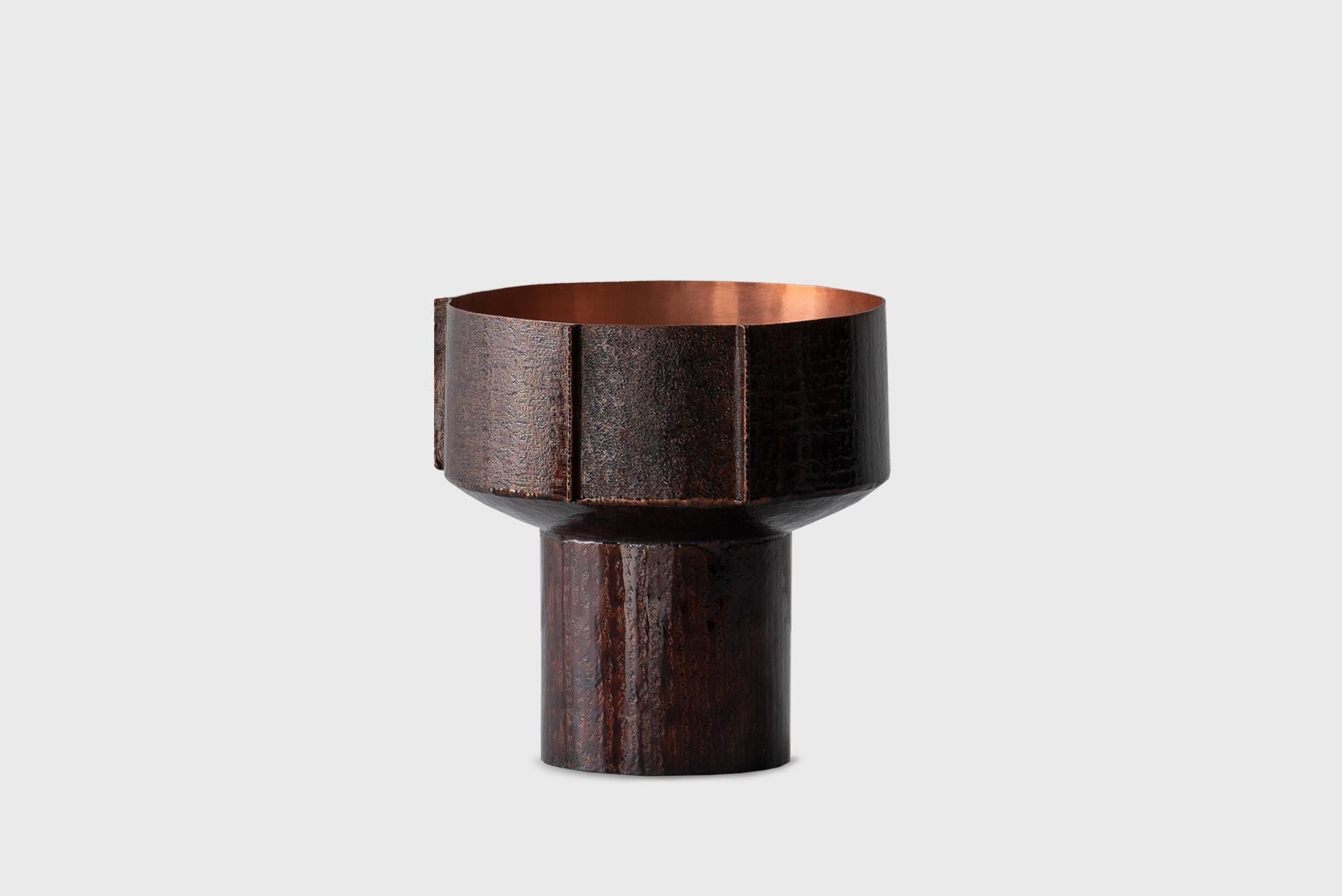 Contemporary Copper Vase 3, Textured Natural Dark Lacquer, Seung Hyun Lee, Korea In New Condition For Sale In Barcelona, ES