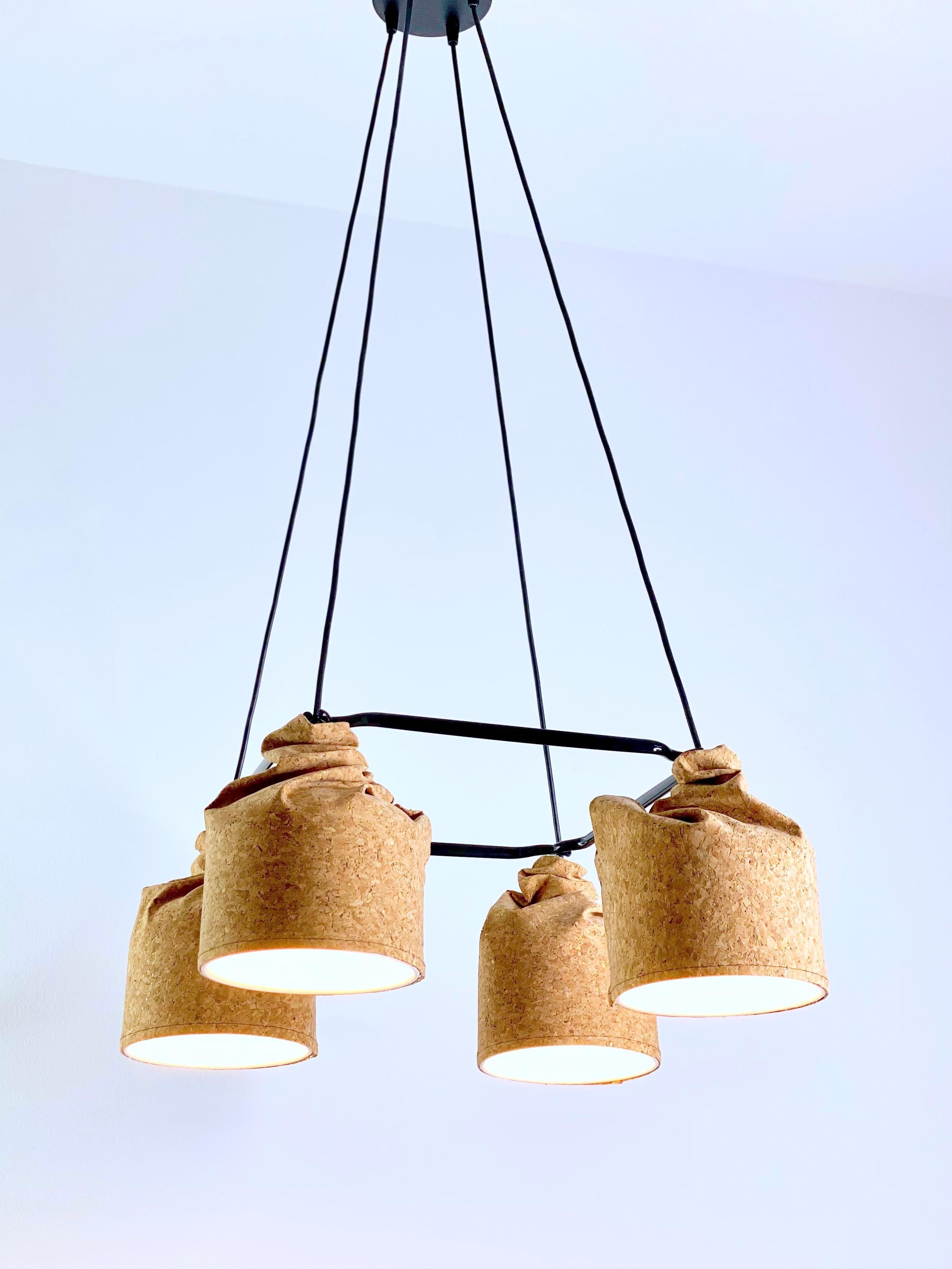 XXIe siècle et contemporain Lustre contemporain en cuir de liège et grès, design minimaliste, BIO en vente