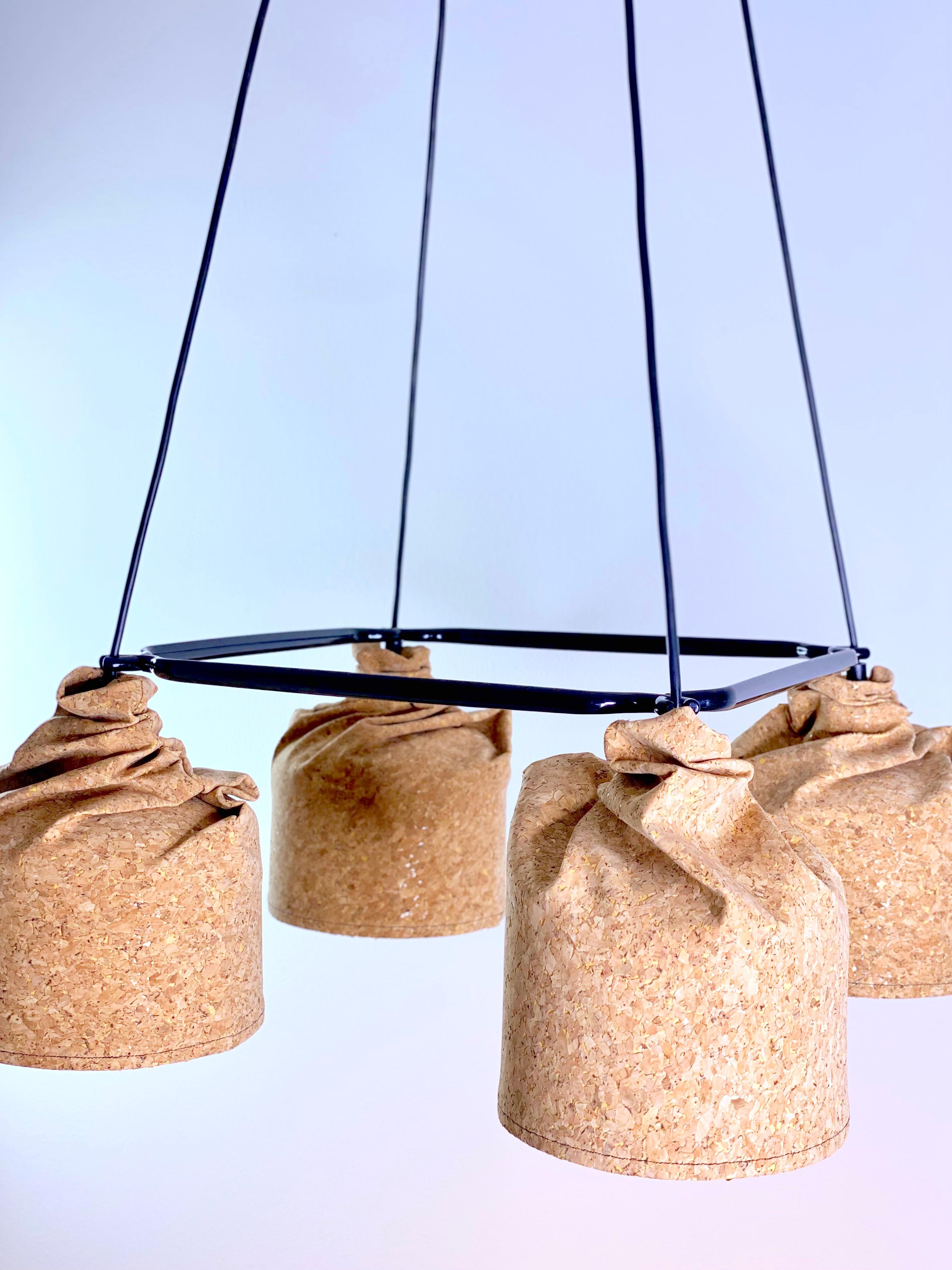 Grès Lustre contemporain en cuir de liège et grès, design minimaliste, BIO en vente