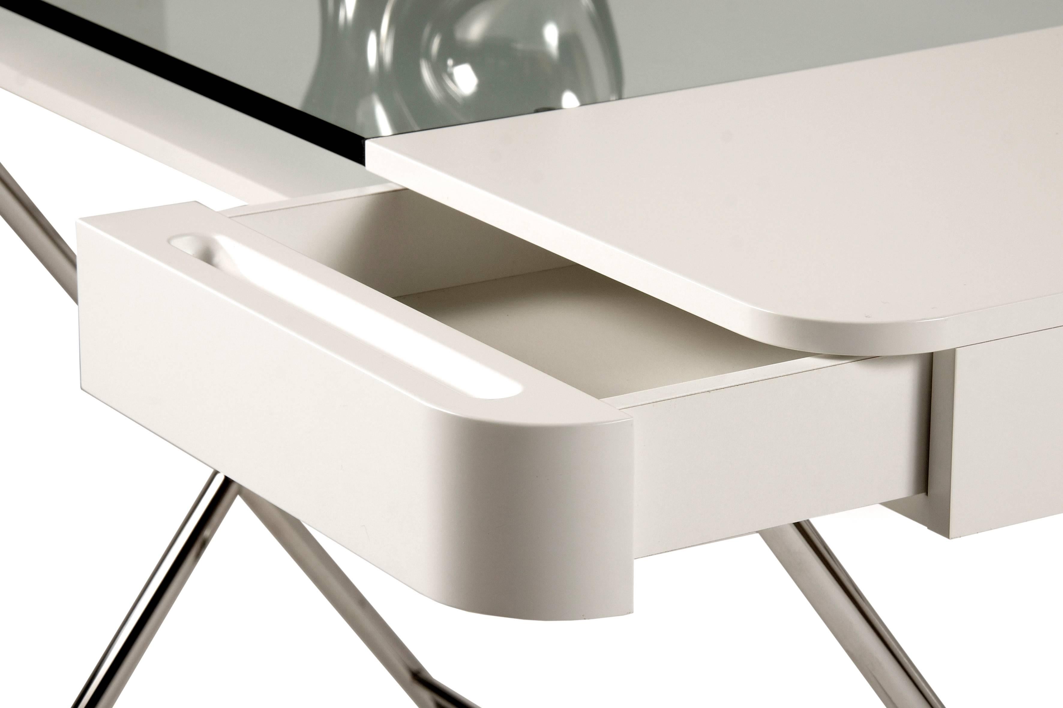 Contemporary Cosimo Desk by Marco Zanuso Jr. White Mat Lacquered and Glass Top In New Condition For Sale In Paris, FR