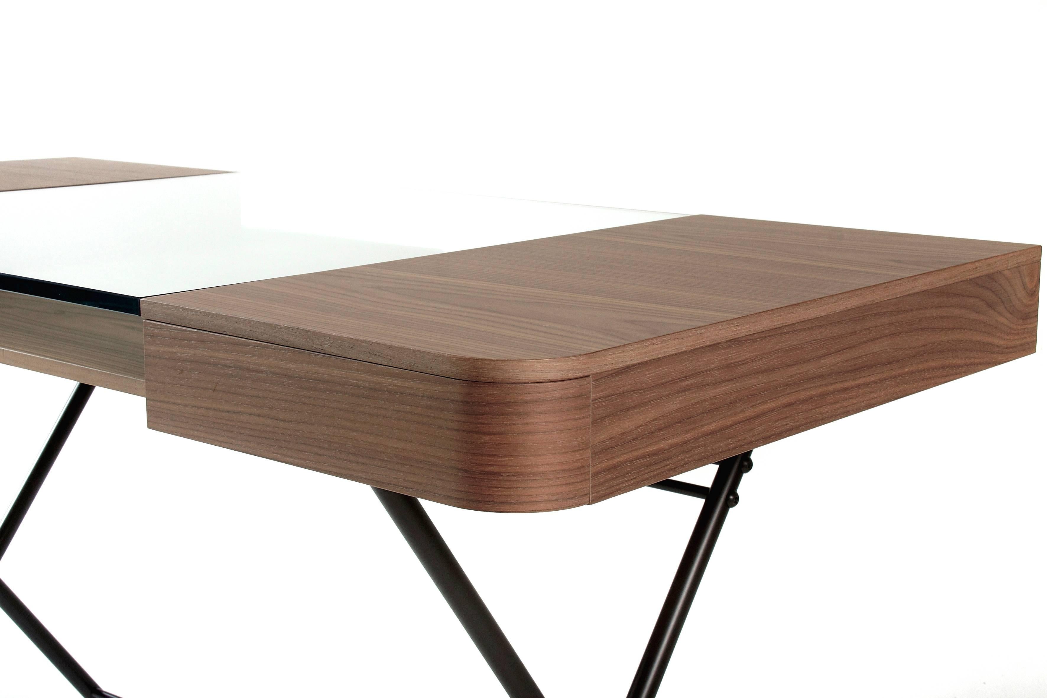 Contemporary Cosimo Desk by Marco Zanuso Jr. with Walnut Veneer and Glass Top In New Condition For Sale In Paris, FR