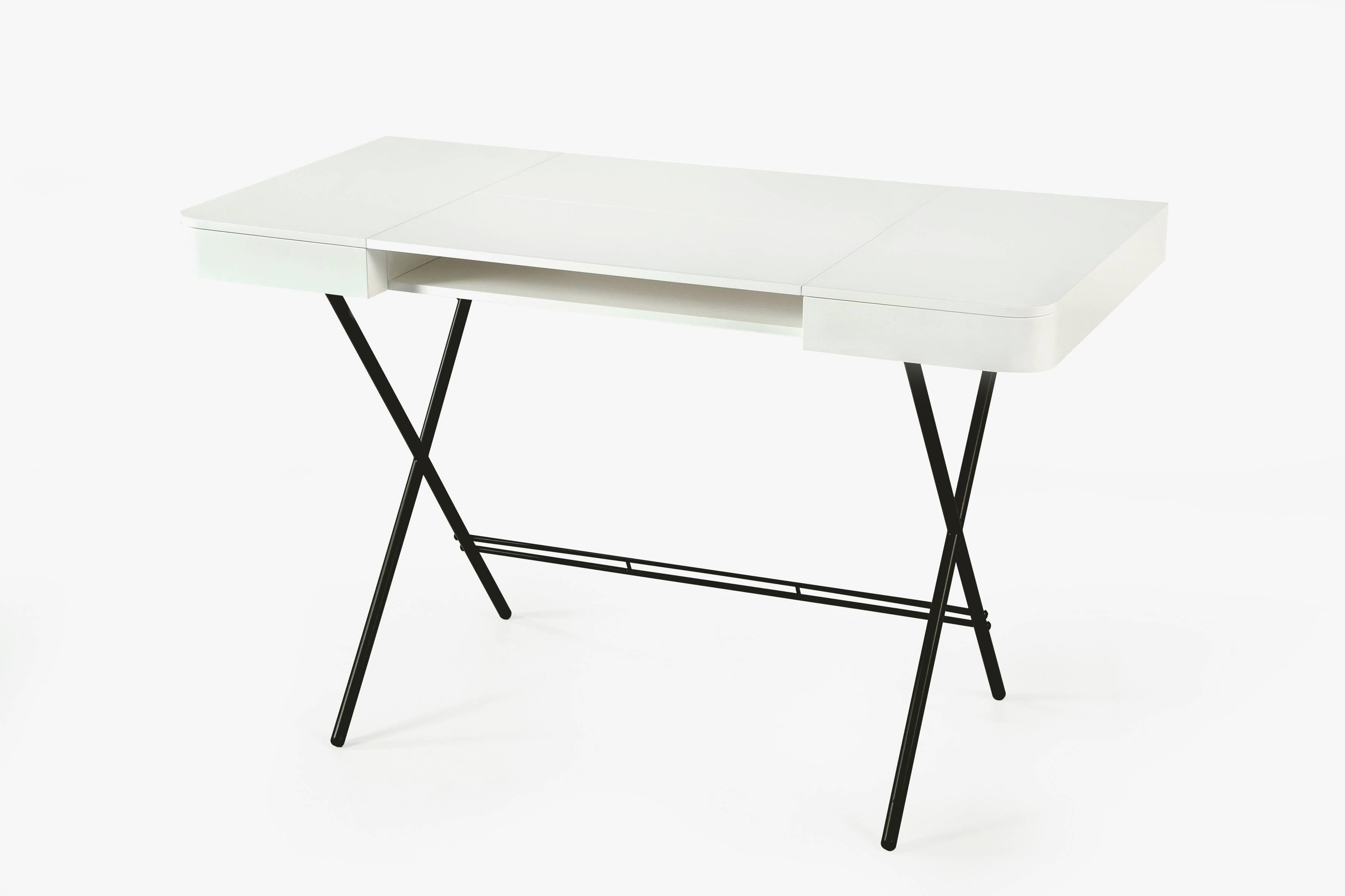 Contemporary Cosimo Desk by Marco Zanuso Jr. with White Mat Lacquered Top For Sale 1