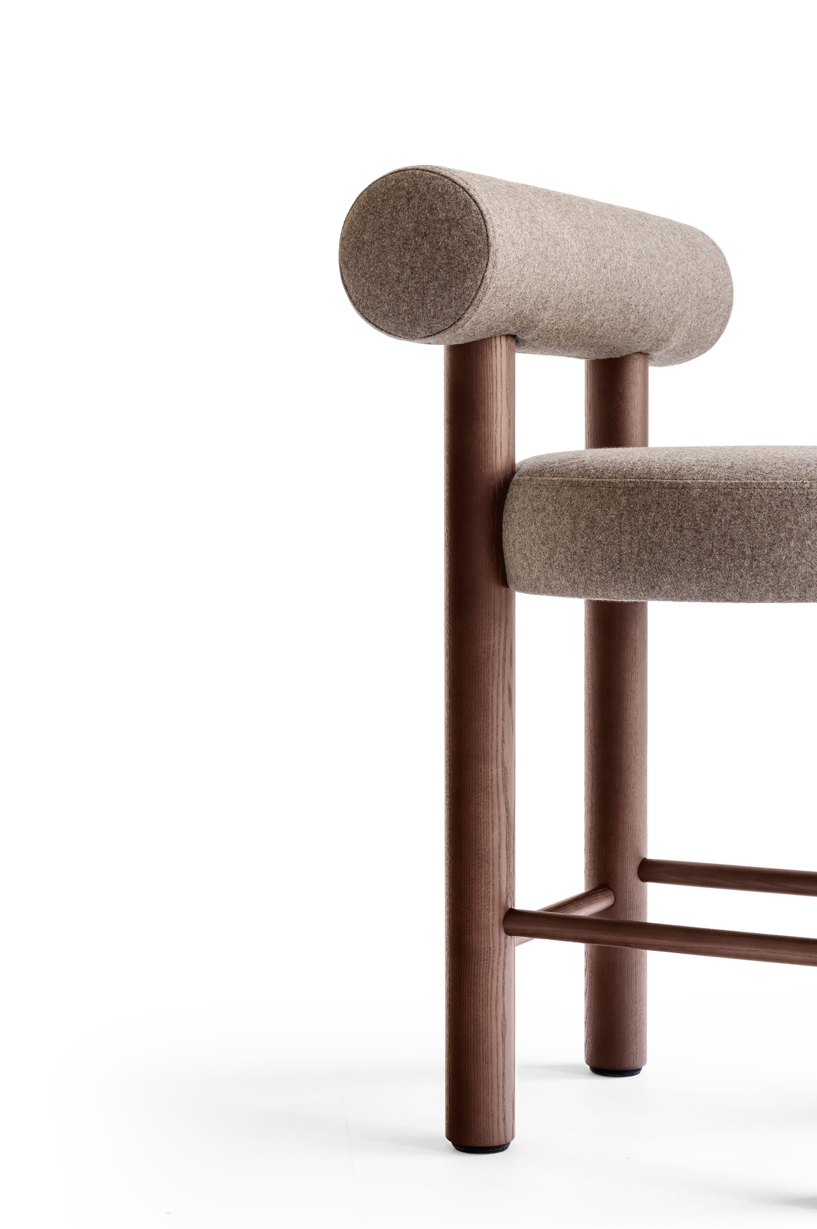 Chaise de comptoir contemporaine 'Gropius CS2' par NOOM, pieds en bois, blanc en vente 3