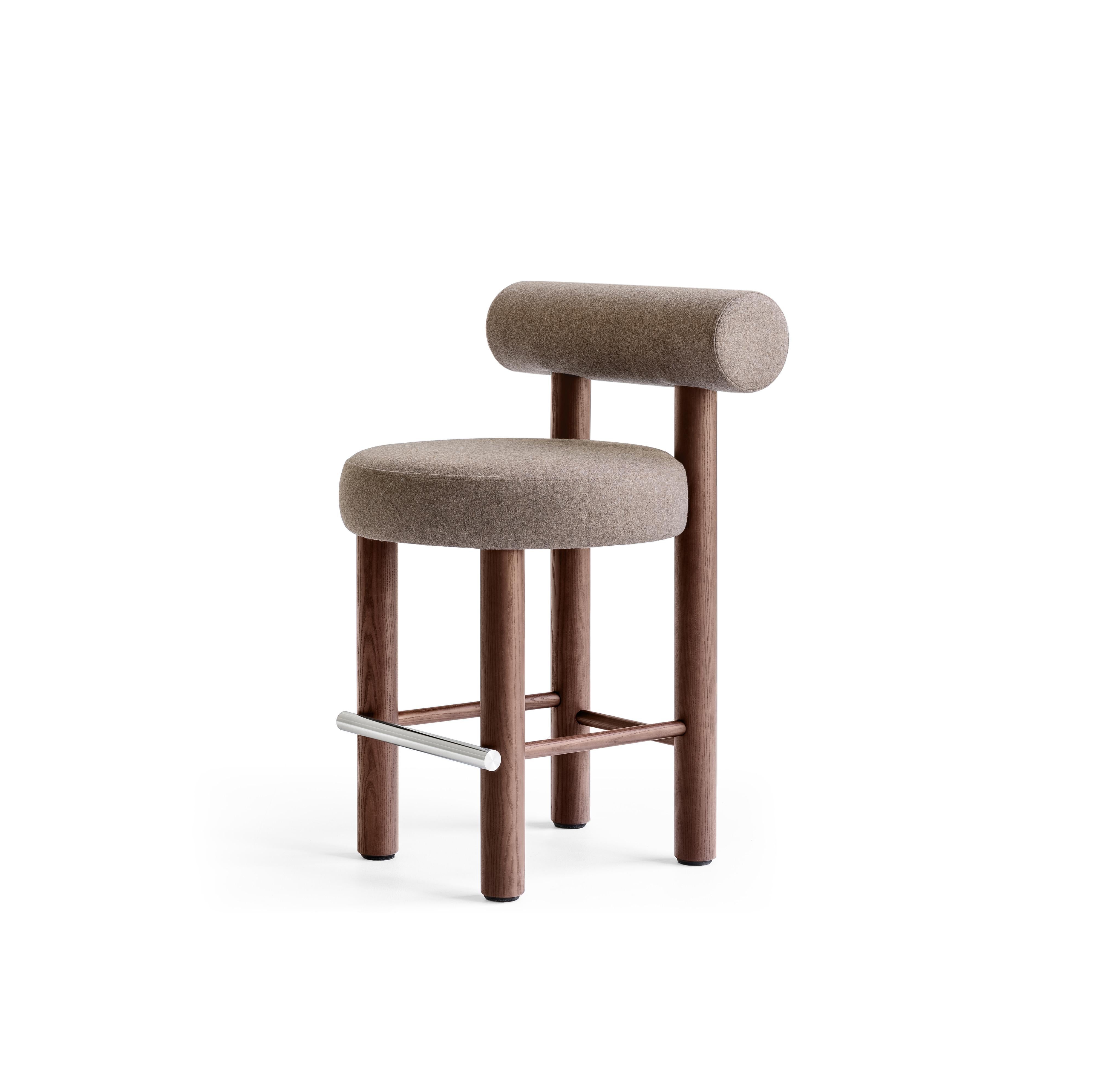 Contemporary Counter Chair 'Gropius CS2' von Noom, Holzbeine, Weiß (Ukrainisch) im Angebot