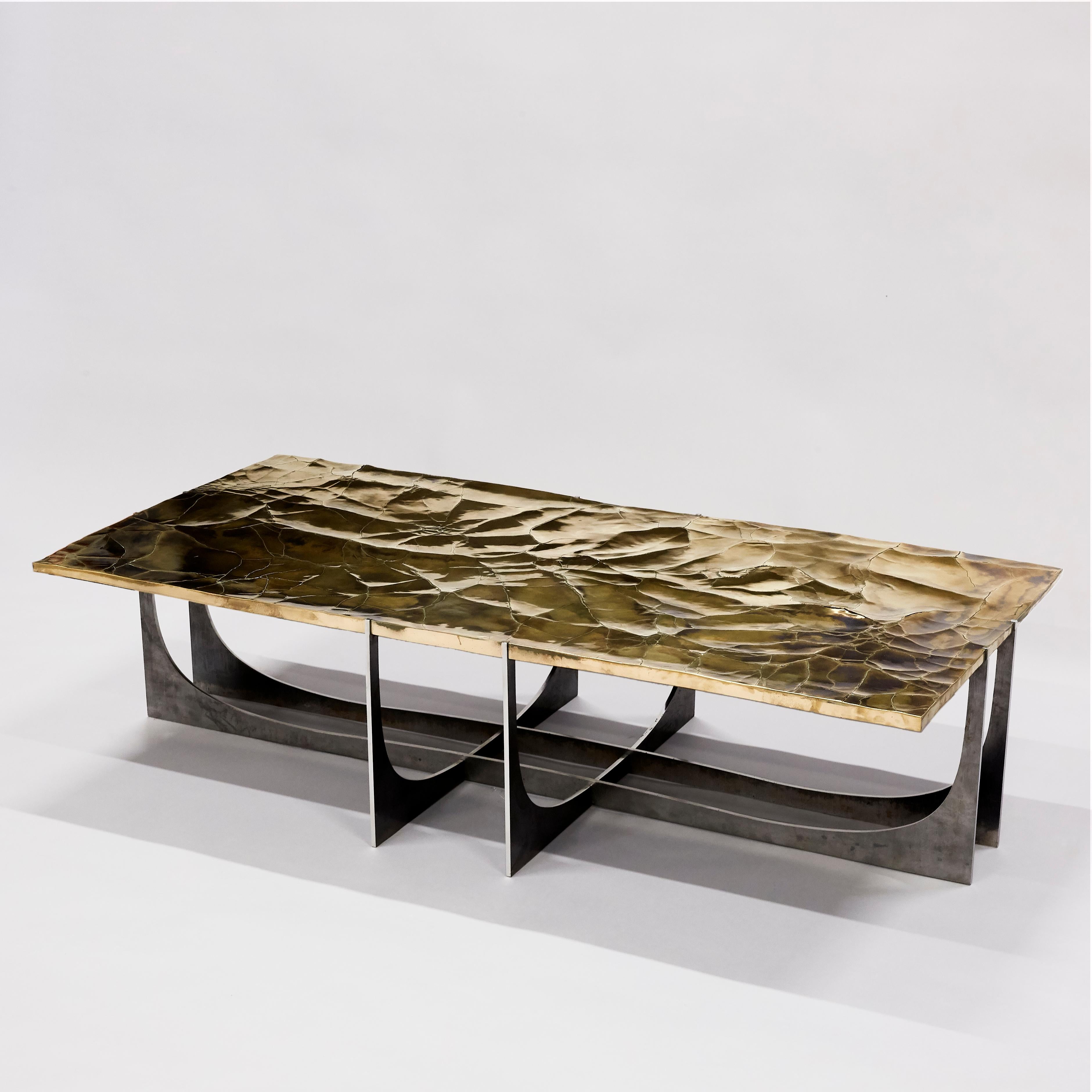 Français Table contemporaine en bronze craquelé par Erwan Boulloud, France en vente