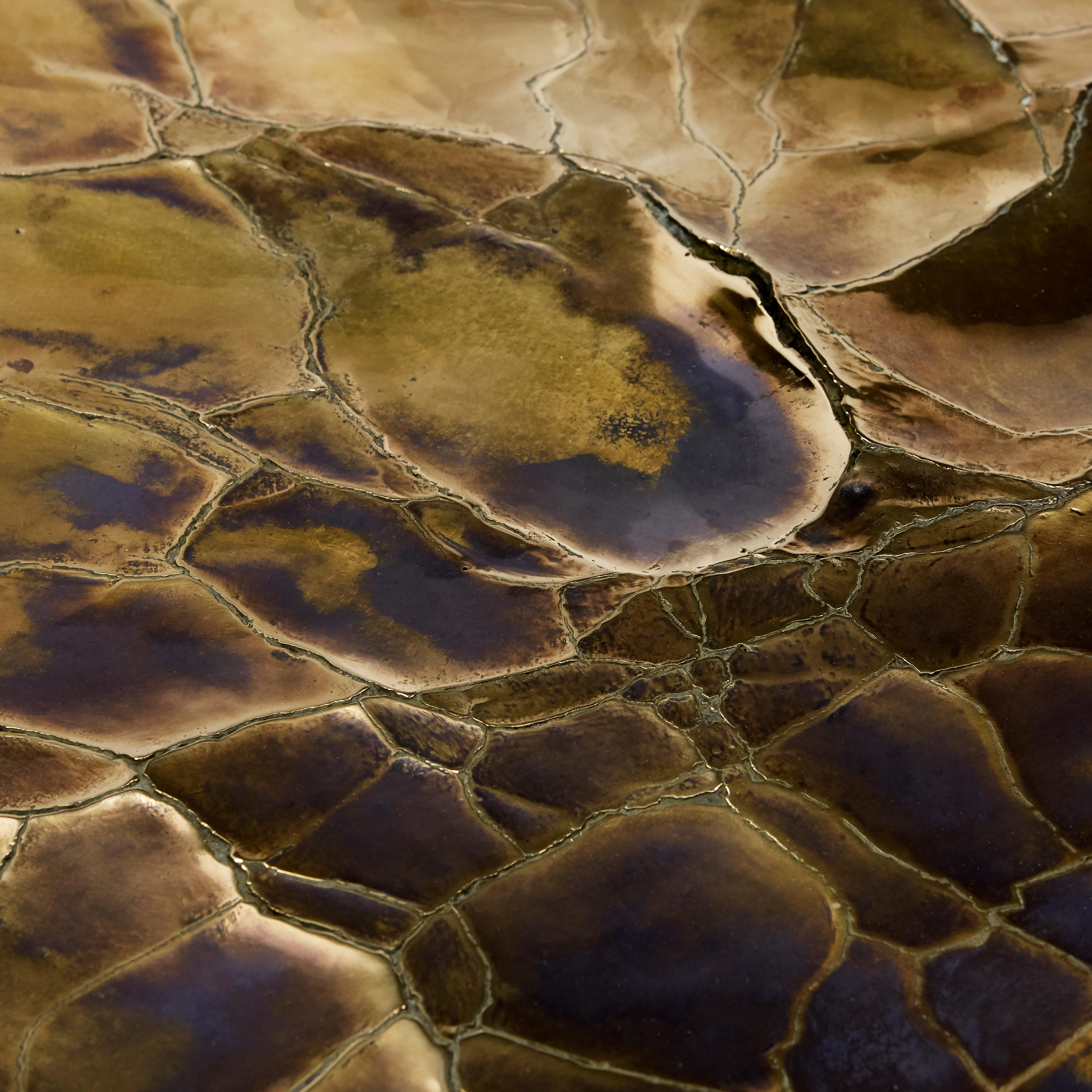 Bronze Table contemporaine en bronze craquelé par Erwan Boulloud, France en vente