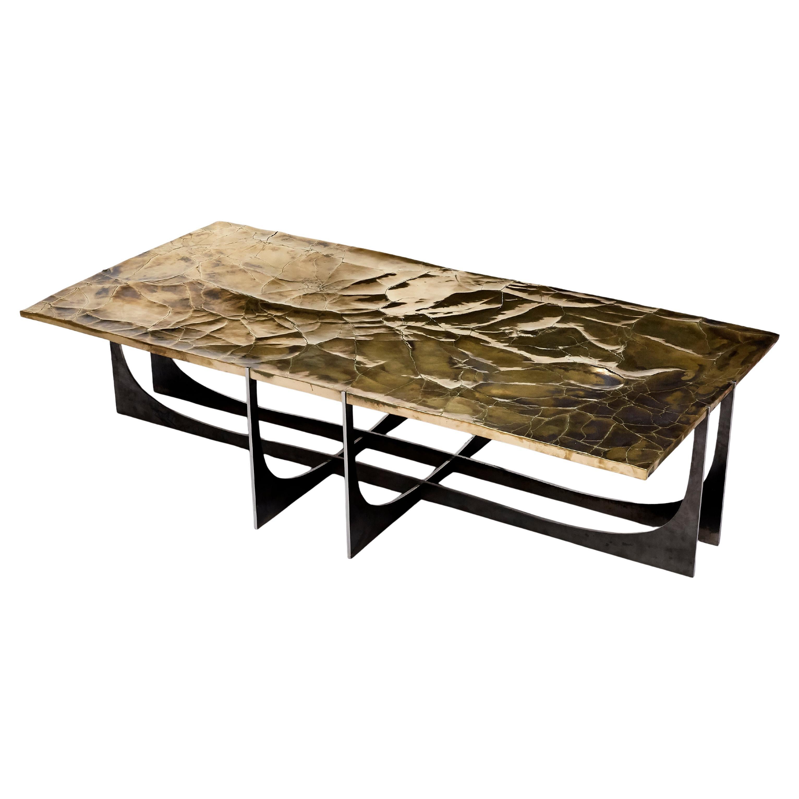 Table contemporaine en bronze craquelé par Erwan Boulloud, France