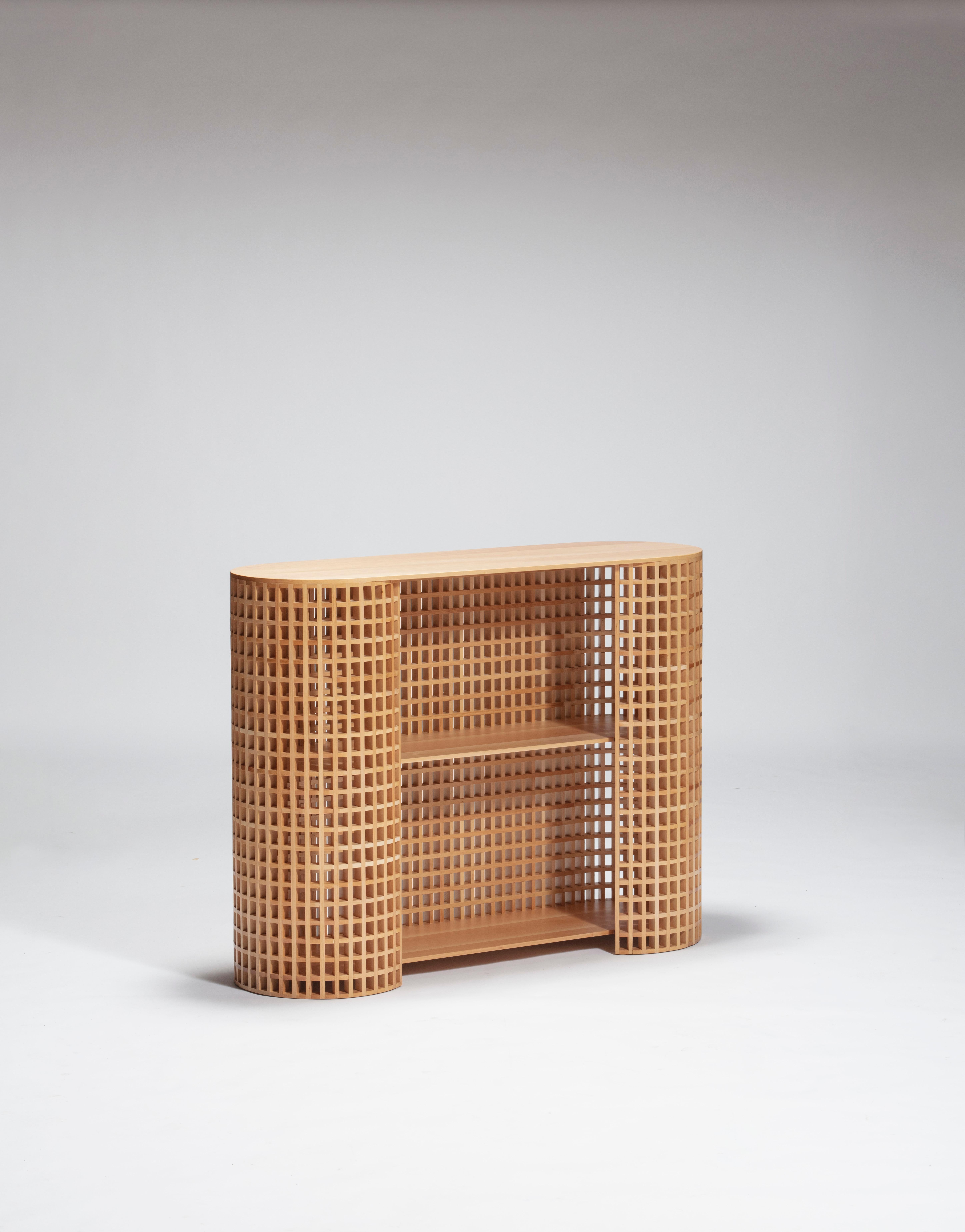 Carabottino è un mobile contemporaneo e artigianale, una griglia in legno che si presenta in una forma bidimensionale tradizionalmente realizzata in legno.
strisce, è considerato un elemento accessorio delle relative
importanza, simile a quella