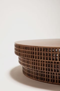 Mesa artesanal Carabottino, en nogal, de Cara Davide para Medulum