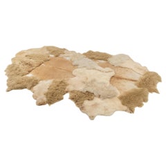 Contemporary Cremebeige Schafsfell individuell gestaltbar