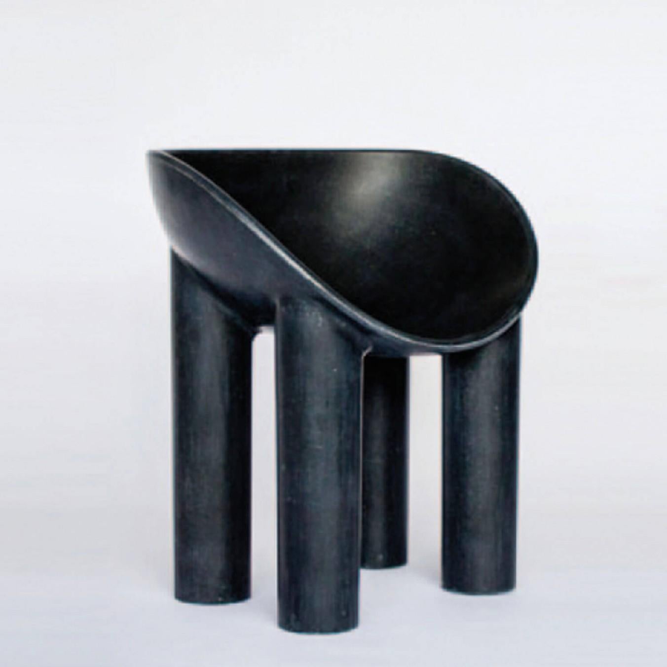 Contemporary Stuhl aus cremefarbenem Fiberglas, Roly-Poly Esstischstuhl von Faye Toogood im Angebot 1