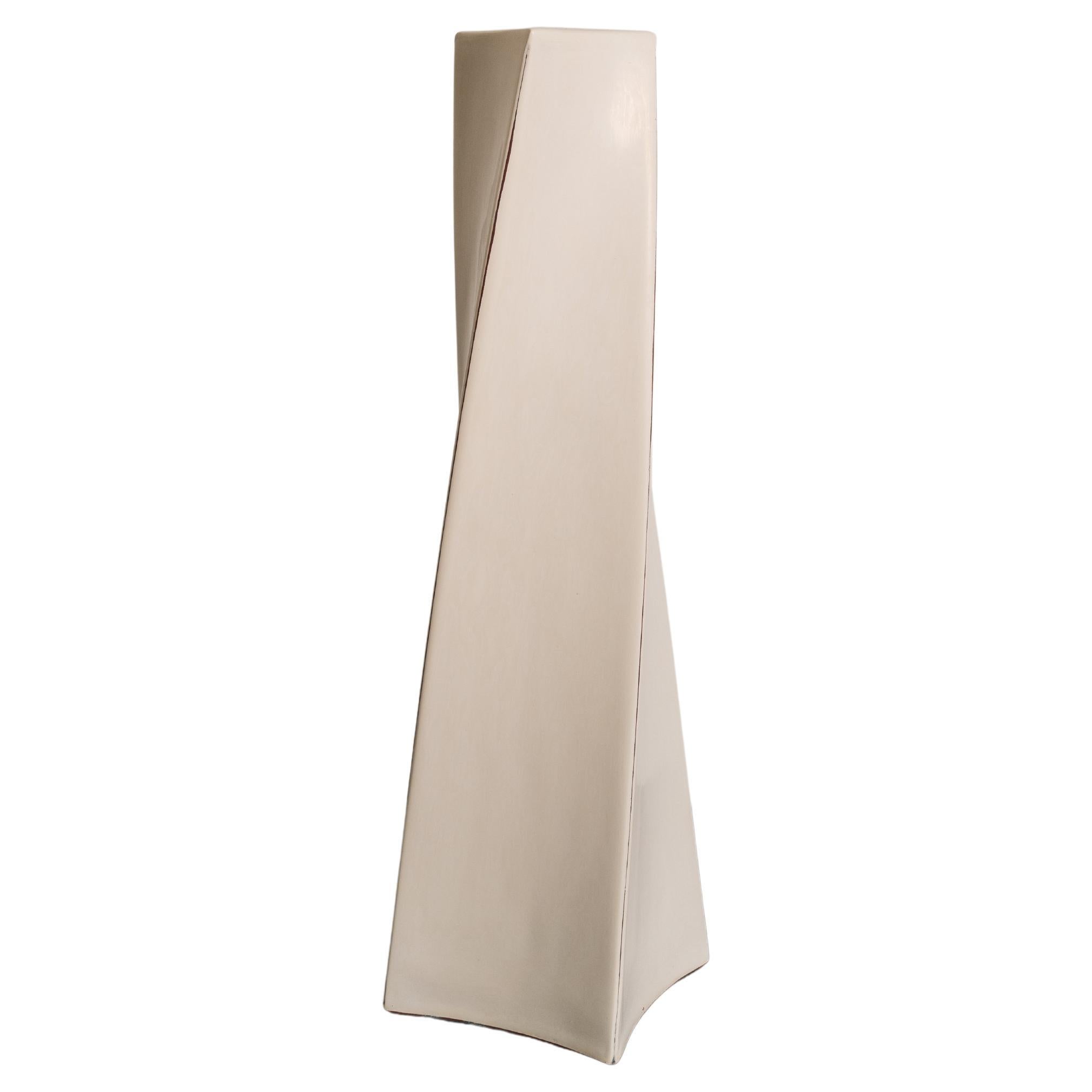 Vase contemporain Helix en laque crème de Robert Theo, édition limitée en vente