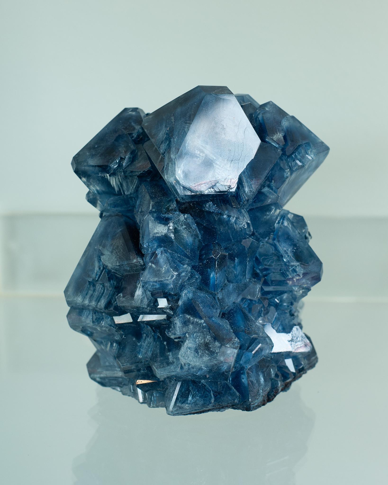 Dutch Contemporary Crystallized Vase in Blue by Isaac Monté, Netherlands For Sale