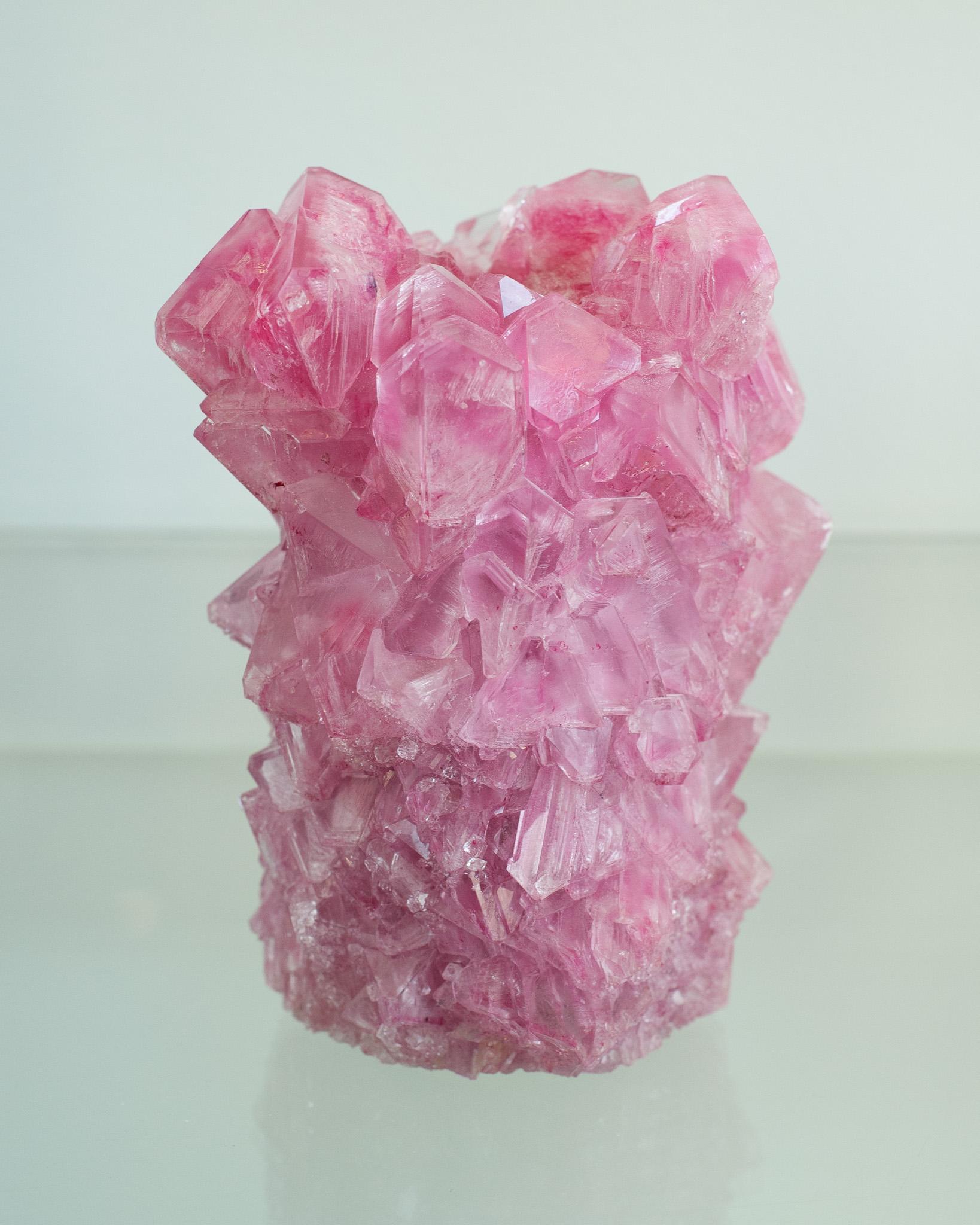 Vaso cristallizzato contemporaneo in rosa di Isaac Monté, Paesi Bassi In condizioni Nuovo in vendita a Toronto, ON