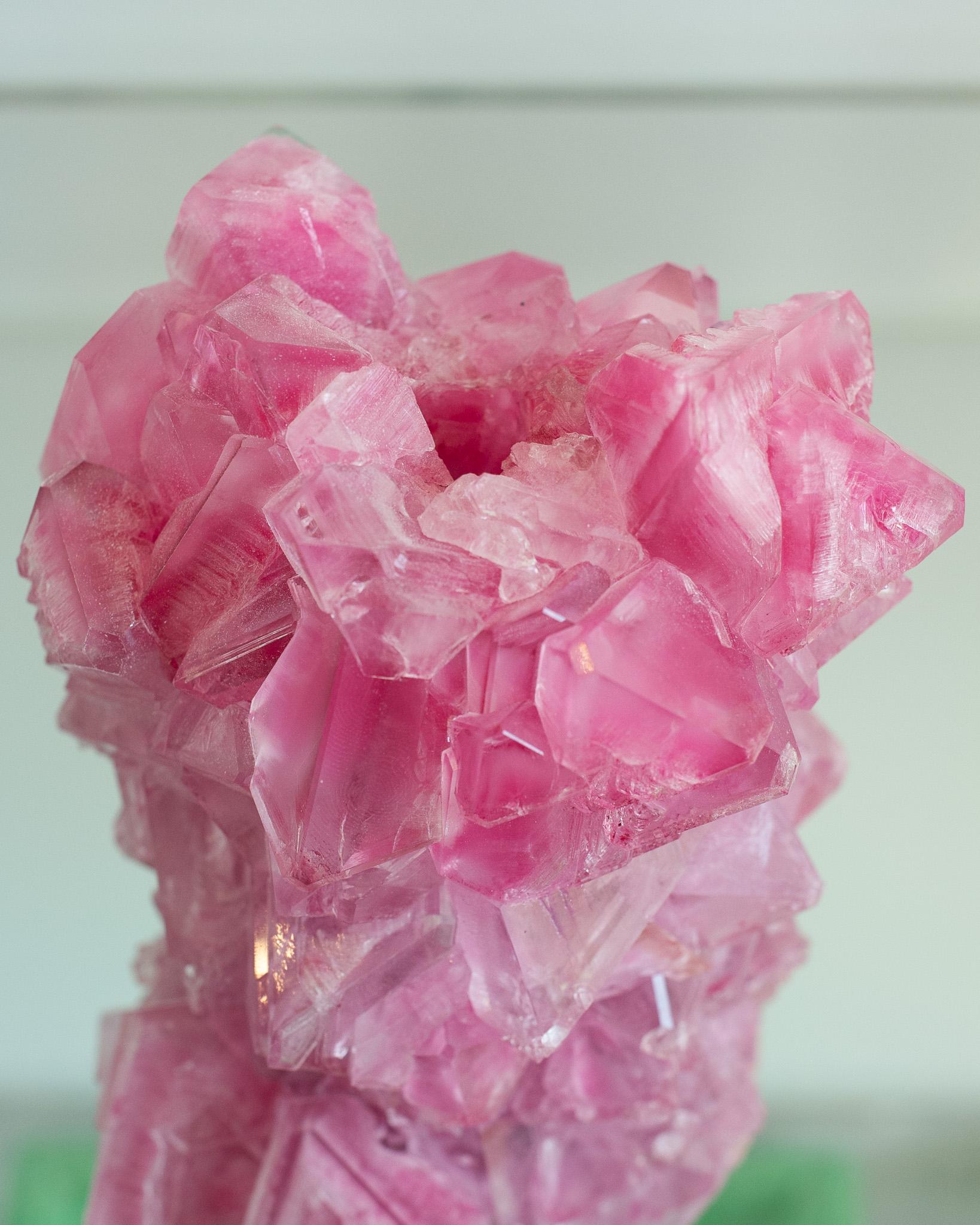 XXI secolo e contemporaneo Vaso cristallizzato contemporaneo in rosa di Isaac Monté, Paesi Bassi in vendita