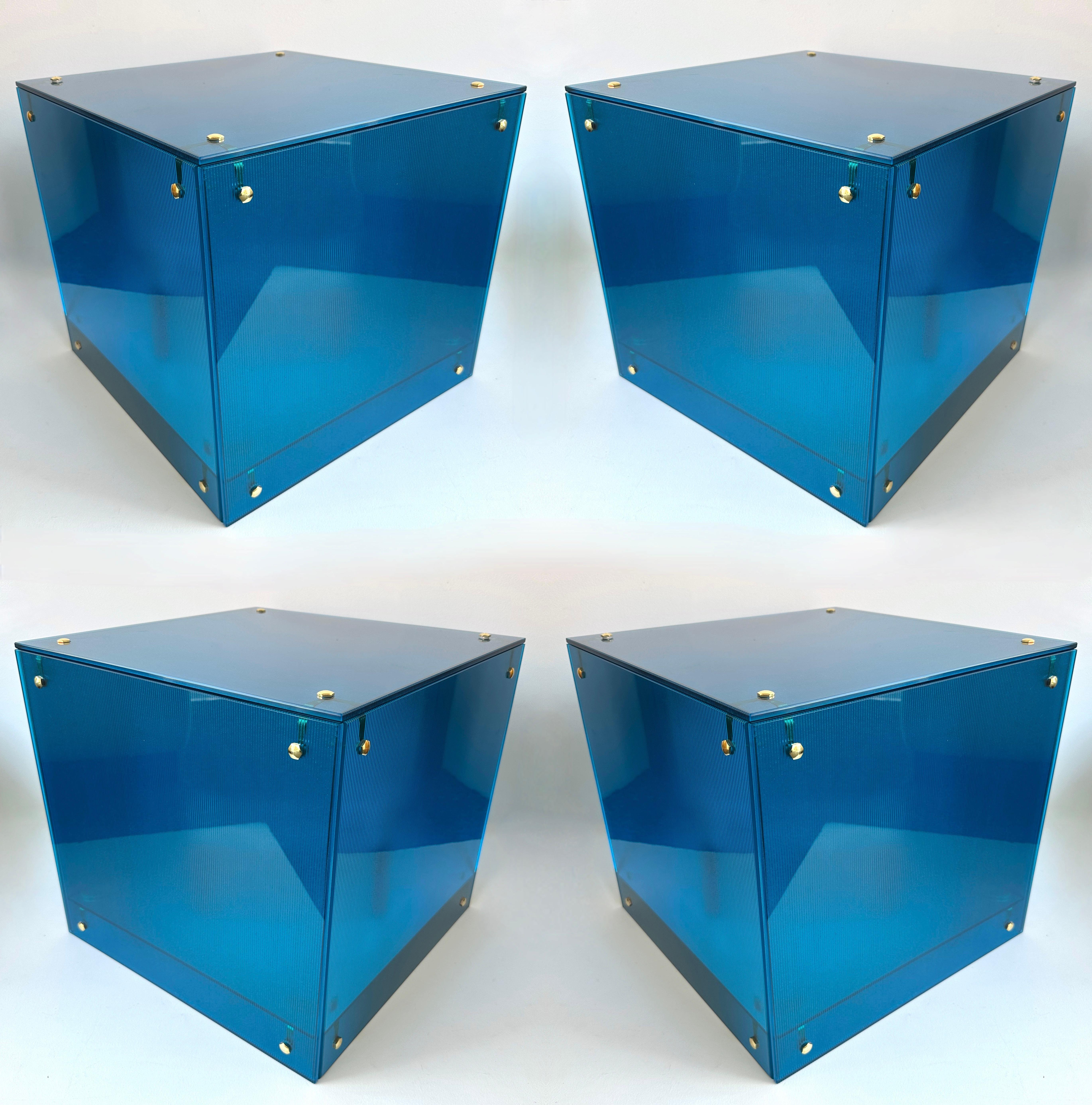 Contemporary Cube Lamp Blue Murano Glass and Brass, Italy in vendita 7