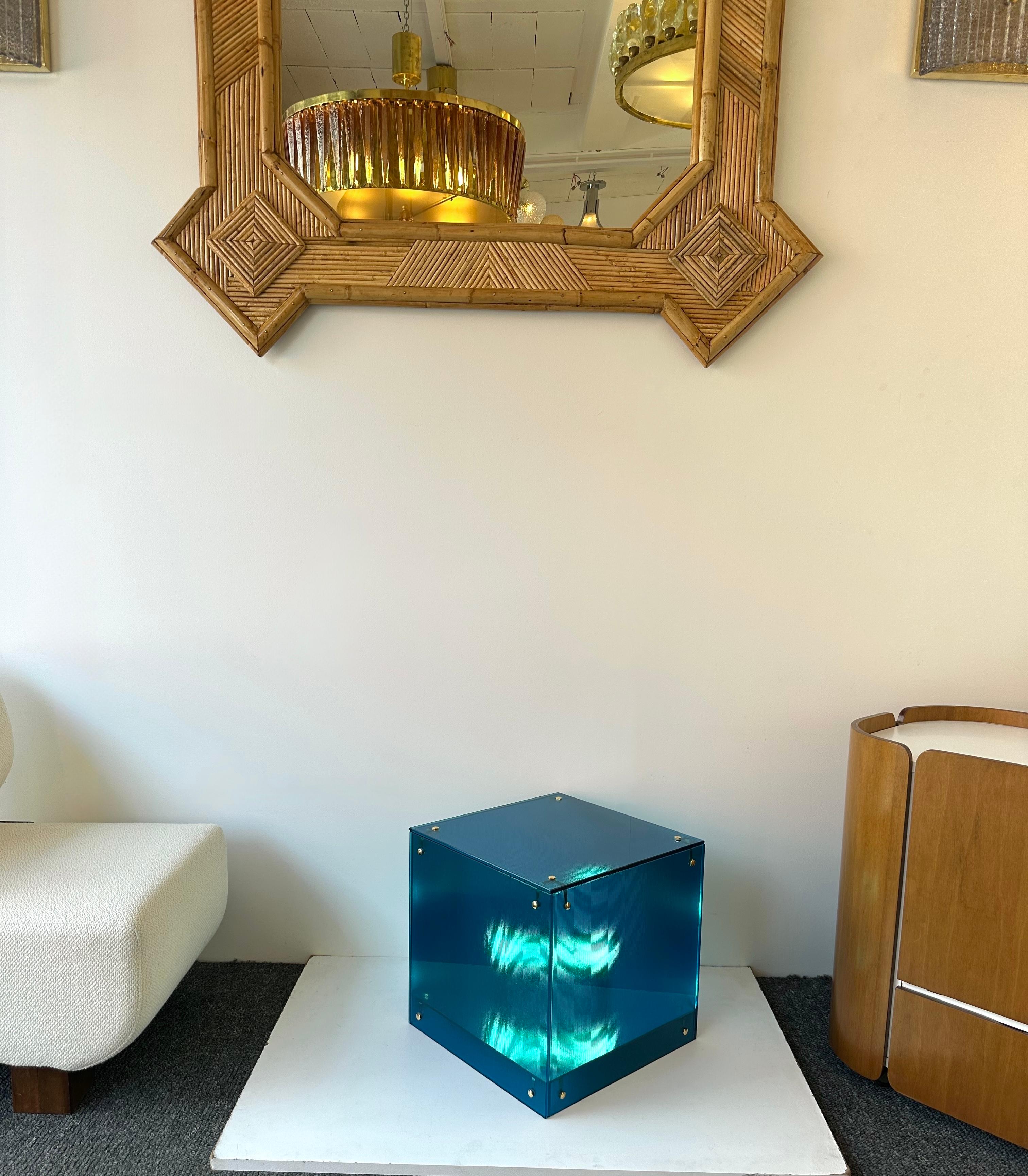 Mid-Century moderno Contemporary Cube Lamp Blue Murano Glass and Brass, Italy in vendita