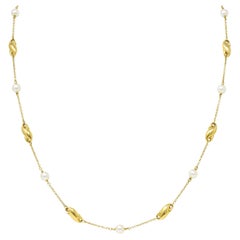 Contemporary Cultured Pearl 18 Karat Gold Station Chain Necklace