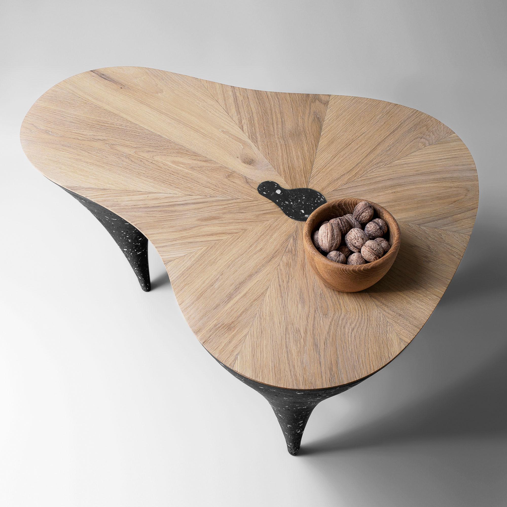 Contemporary Curved Coffee Table, Oak, Black Concrete by Donatas Žukauskas In New Condition For Sale In Rudamina, LT