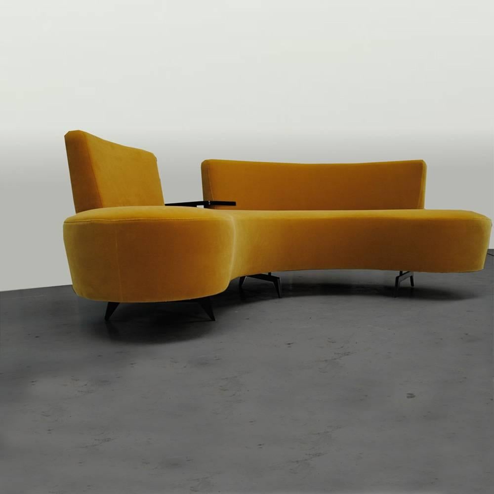 Blackened Contemporary Curved Conversation Sofa in Yellow Velvet with Table For Sale