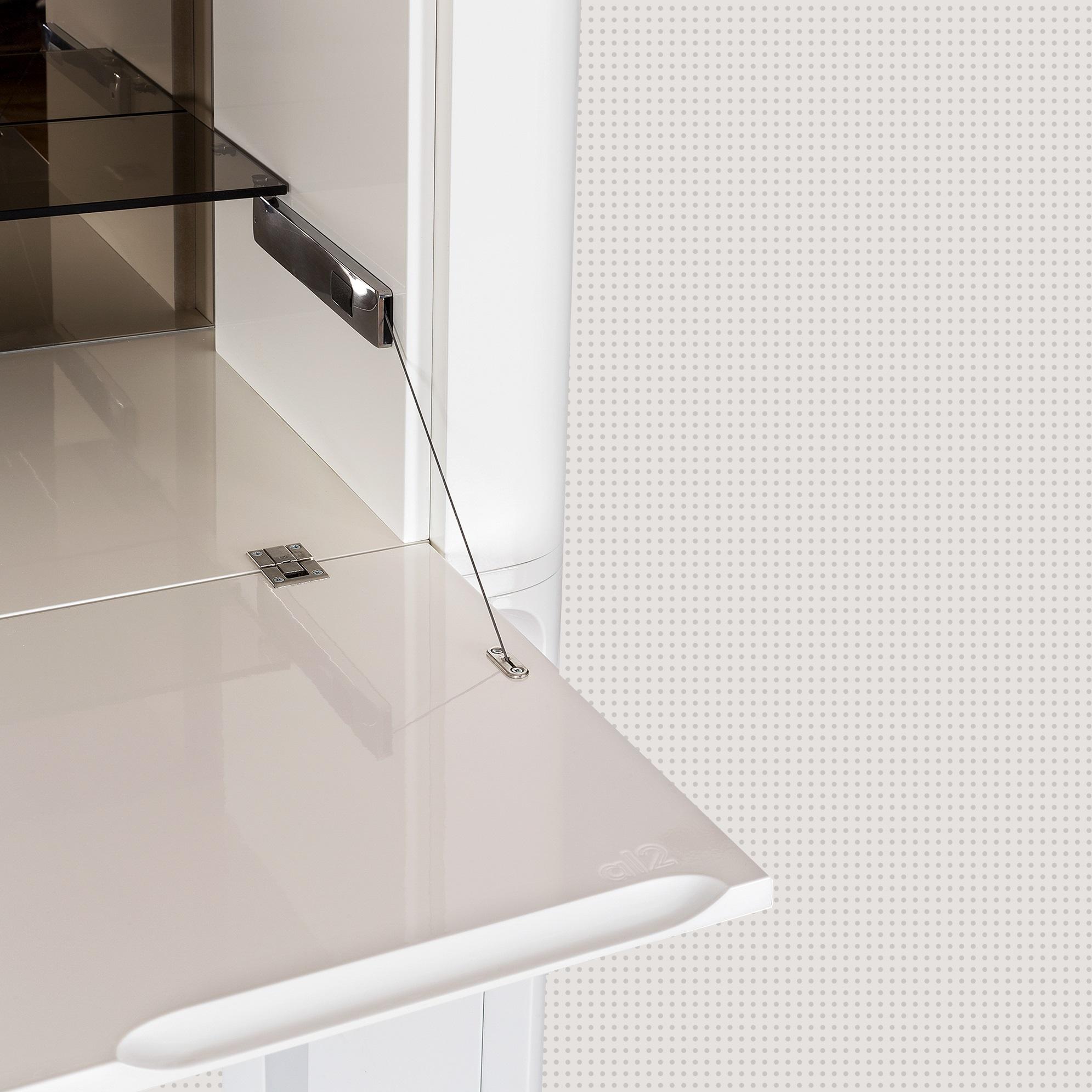 Contemporary Curved Highboard with Lacquered Base For Sale 1