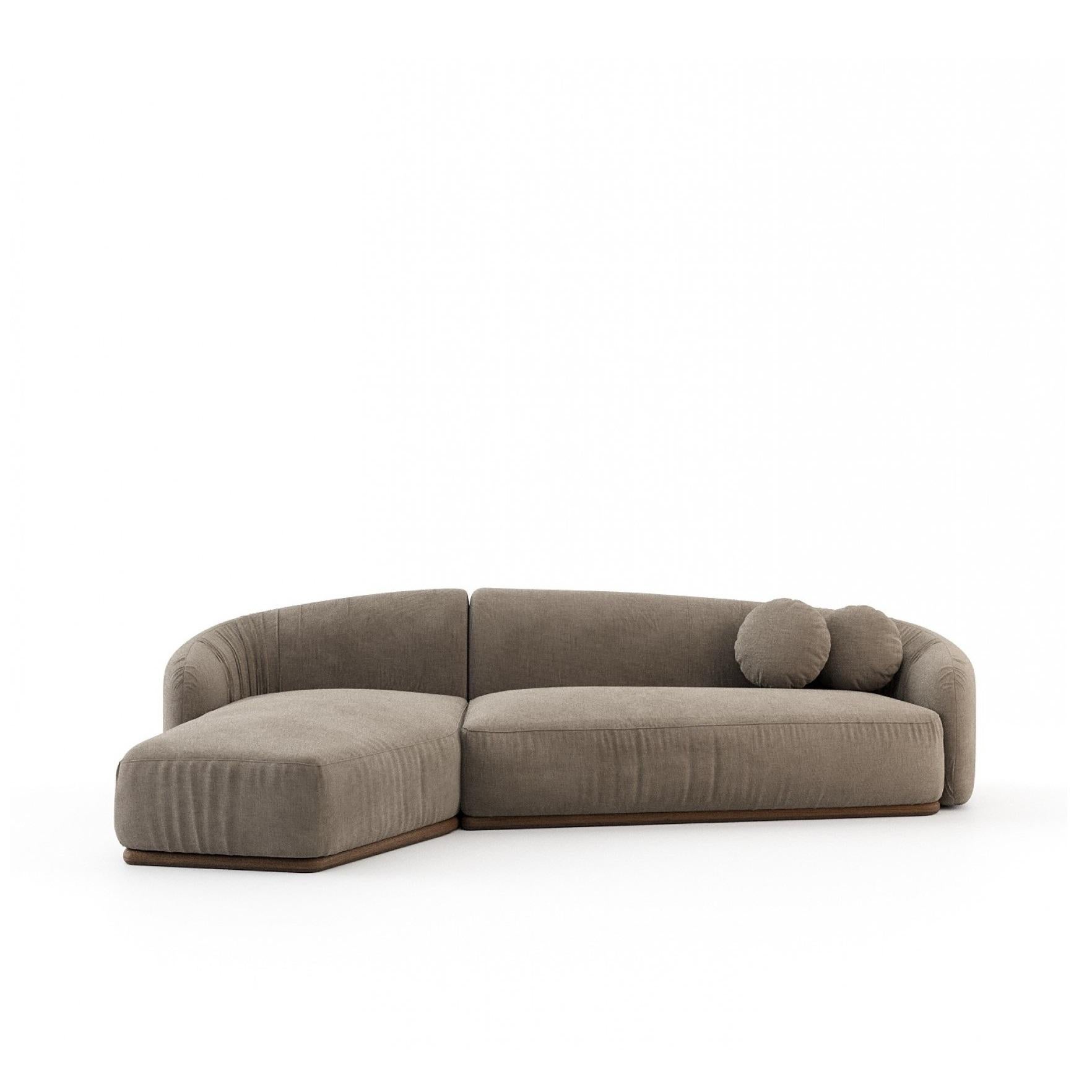 Divano in velluto curvo contemporaneo con base in legno In condizioni Nuovo in vendita a NEW YORK, NY