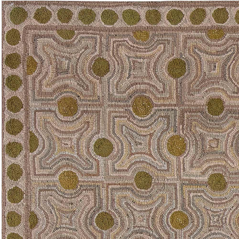 Zeitgenössischer maßgefertigter Hängelampe-Teppich in Beige, Grün und Taupe von Doris Leslie Blau (21. Jahrhundert und zeitgenössisch) im Angebot