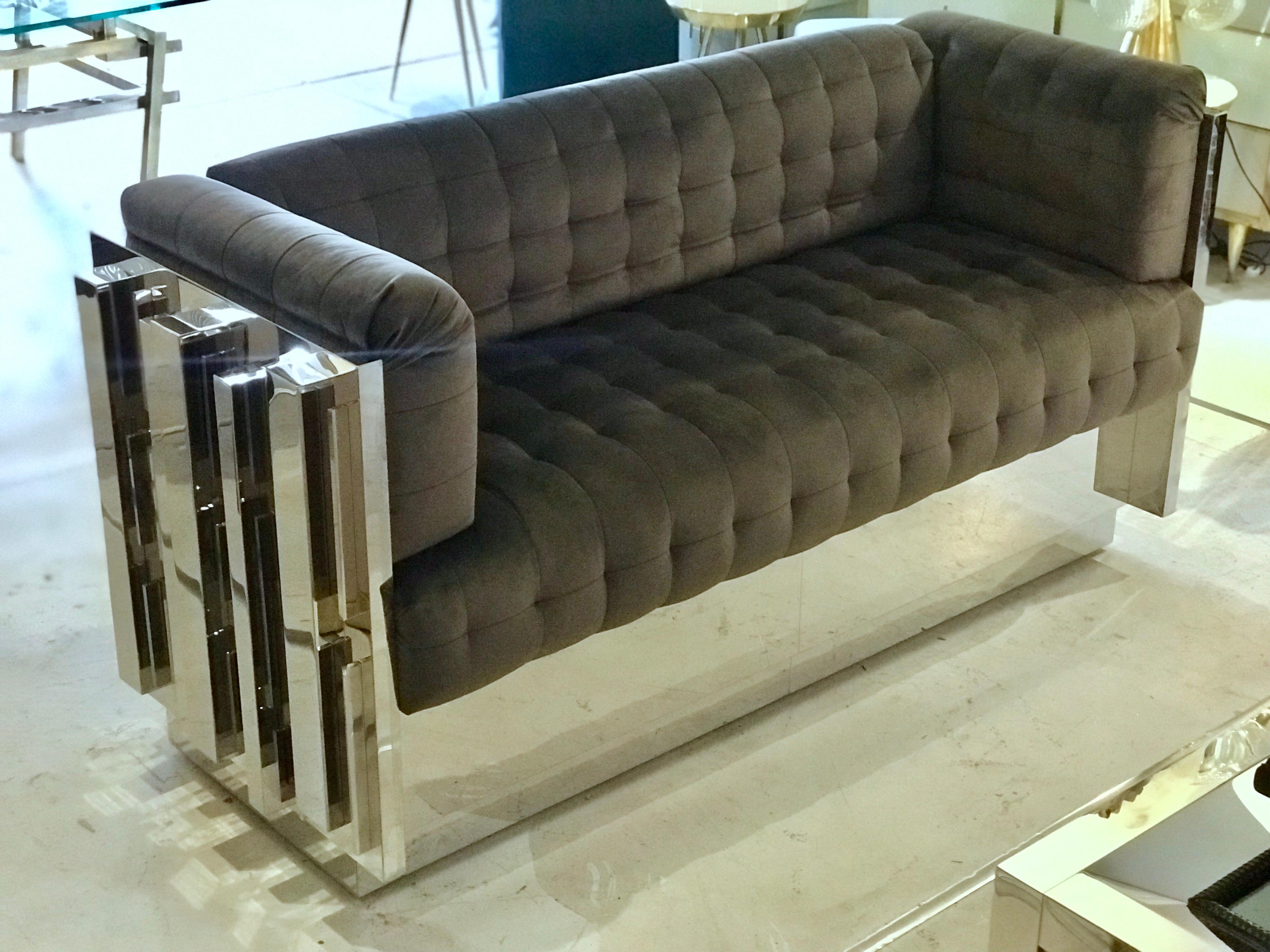 Zeitgenössisches maßgeschneidertes Sofa aus poliertem Edelstahl mit Spiegeln 3