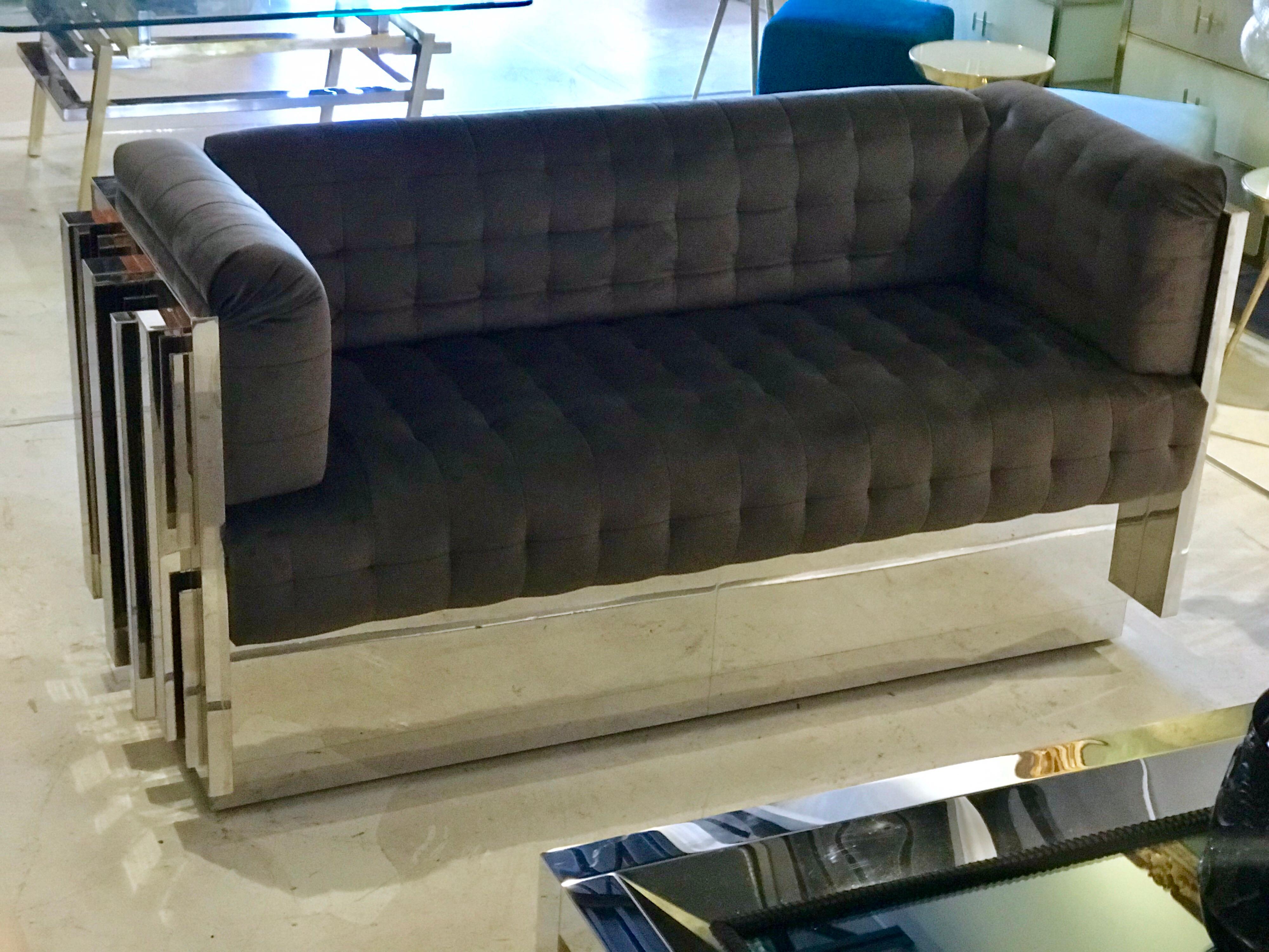 Zeitgenössisches maßgeschneidertes Sofa aus poliertem Edelstahl mit Spiegeln 5