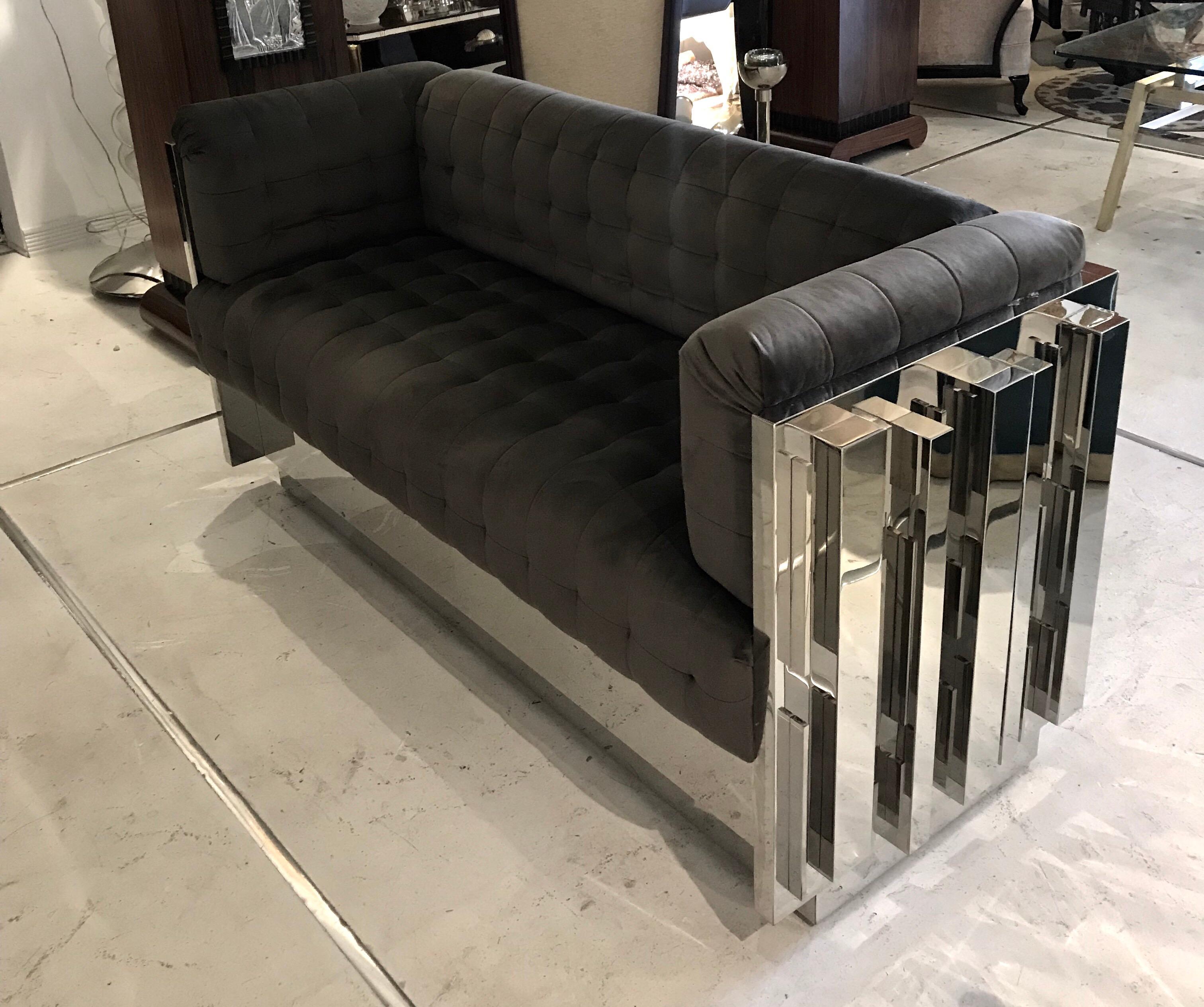 Zeitgenössisches maßgeschneidertes Sofa aus poliertem Edelstahl mit Spiegeln 8