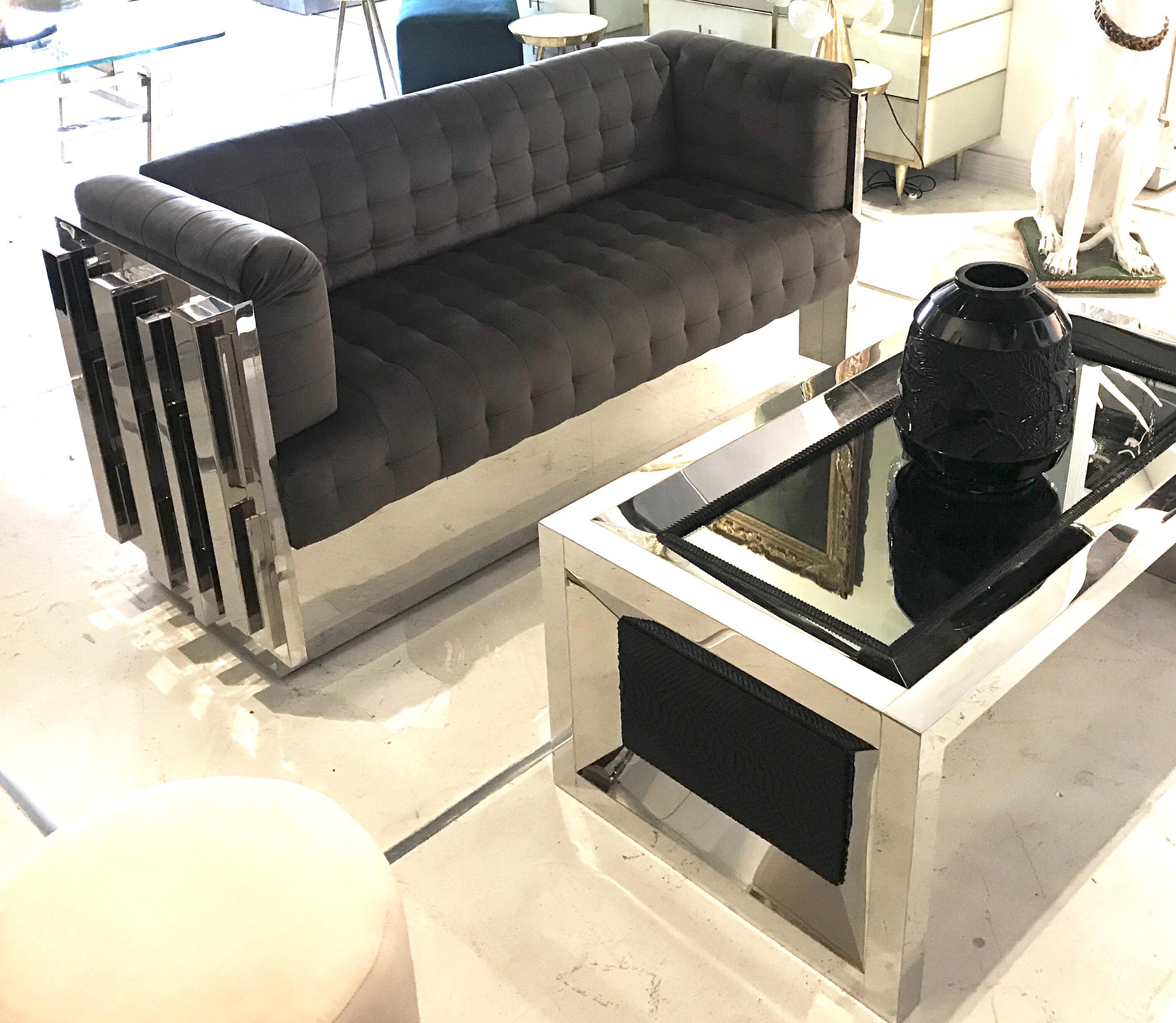 Zeitgenössisches maßgeschneidertes Sofa aus poliertem Edelstahl mit Spiegeln 10