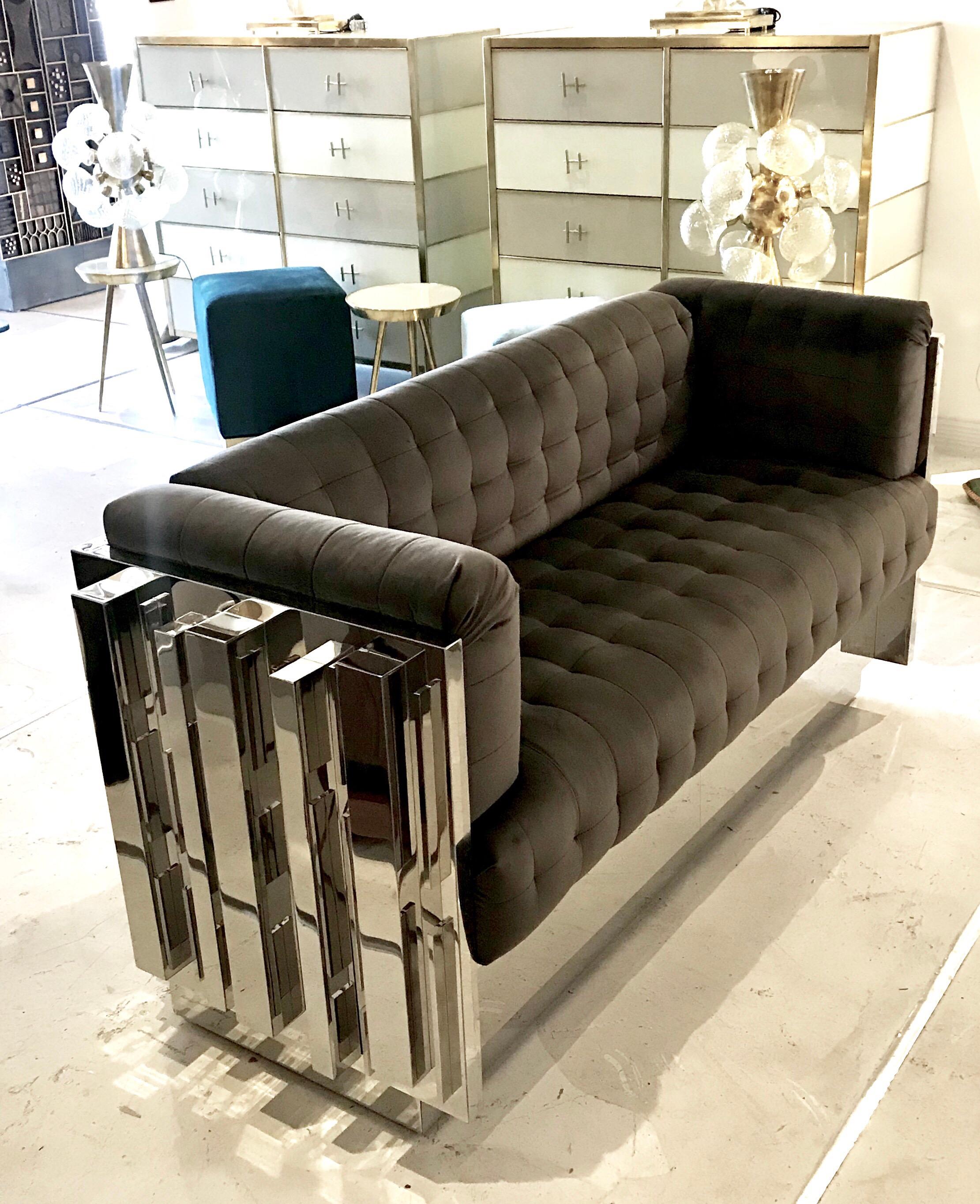 Ein handgefertigtes skulpturales Sofa aus Edelstahl im 