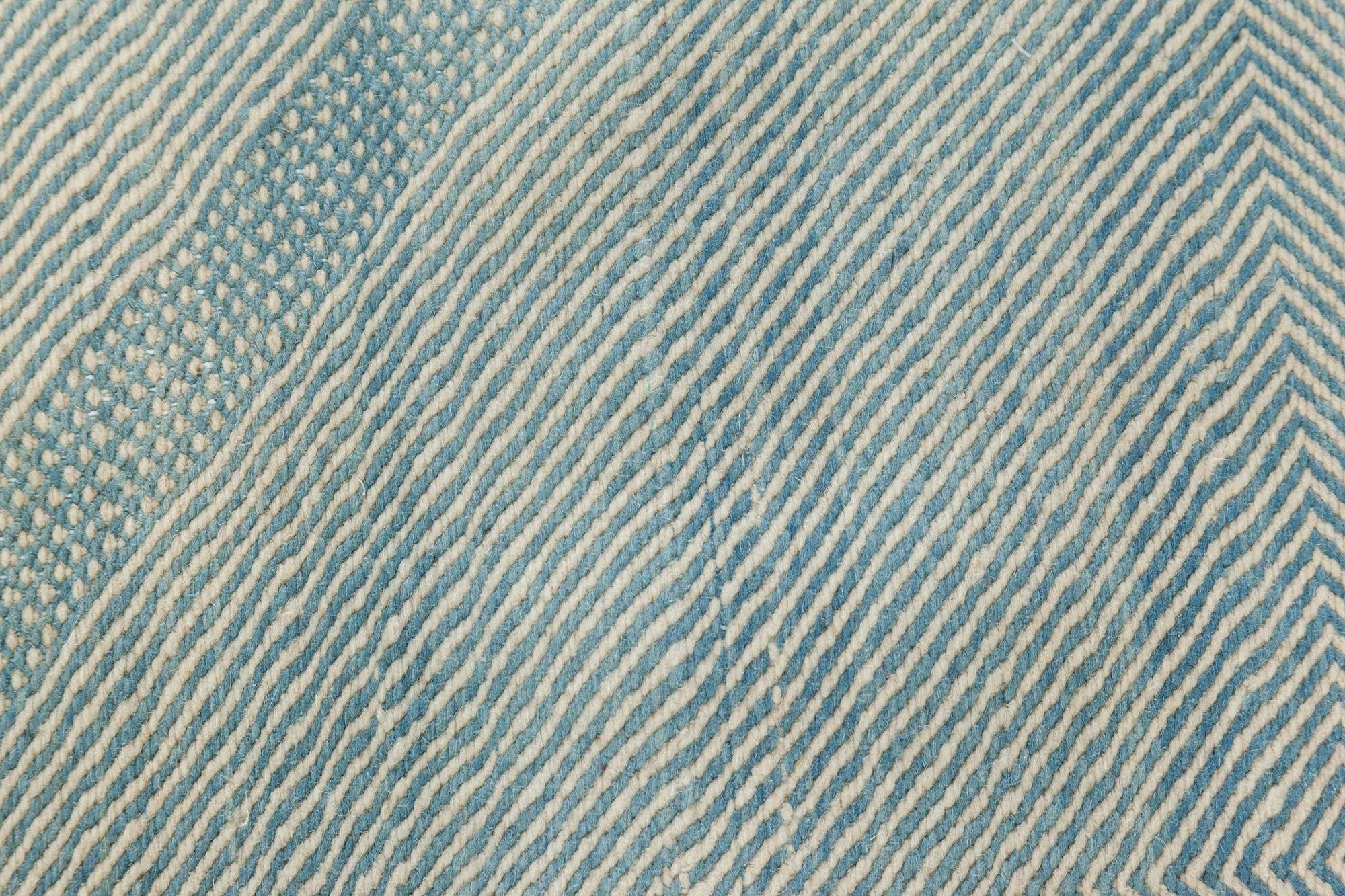 Traves de Mesa Contemporáneo de Tejido Plano Estilo Marroquí por Doris Leslie Blau Moderno en venta